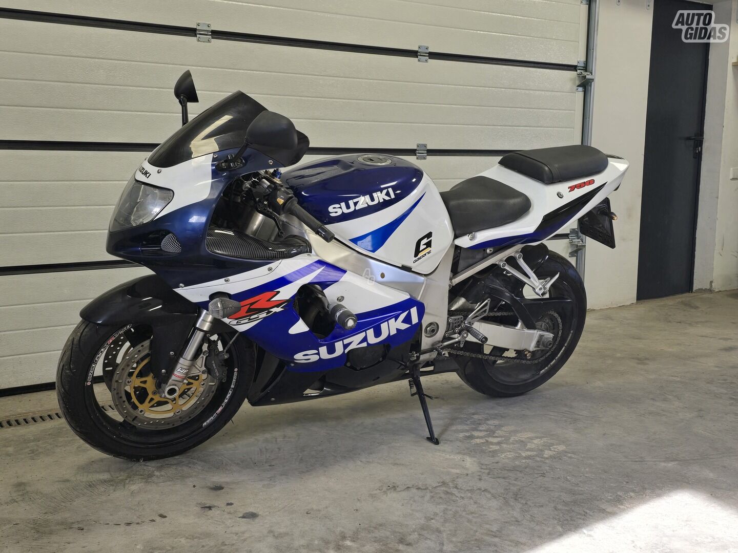 Suzuki GSX-R 2002 y Sport / Superbike motorcycle