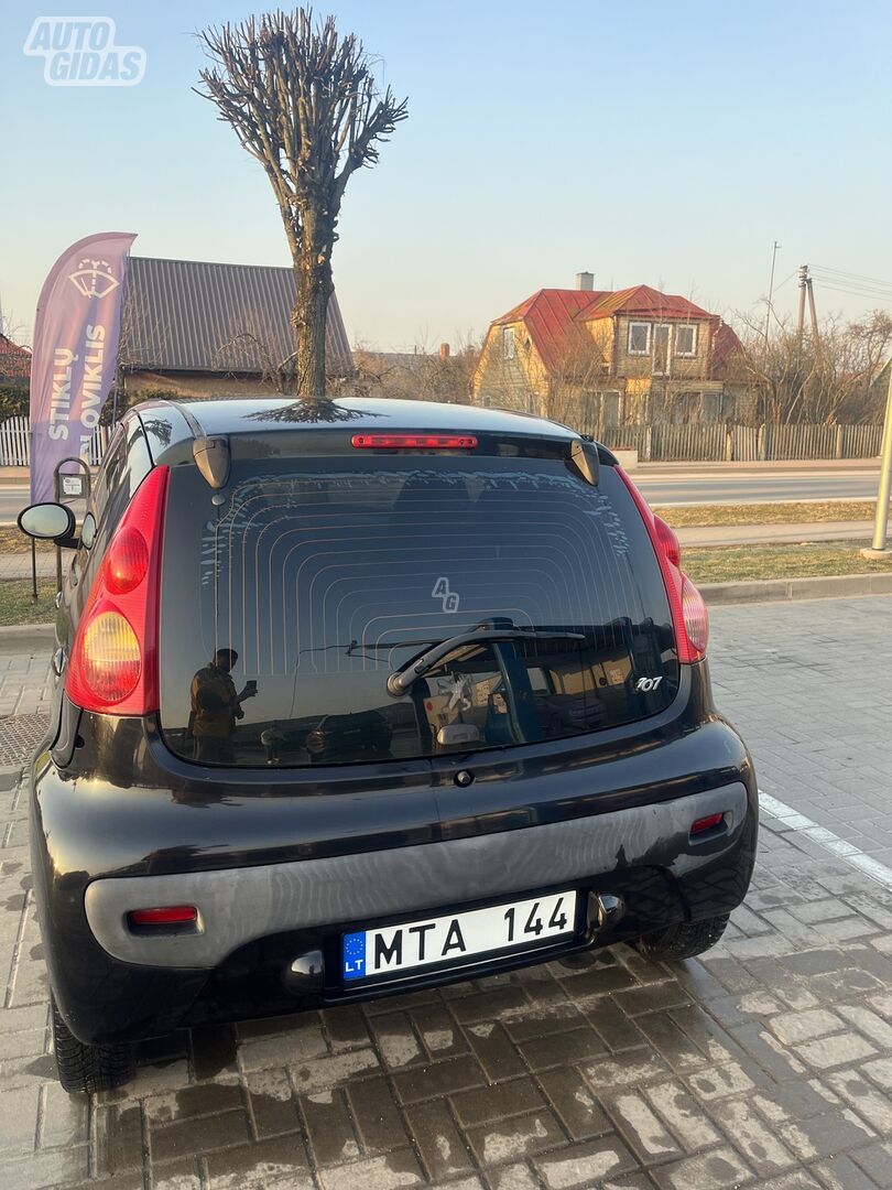 Peugeot 107 2006 г Хэтчбек