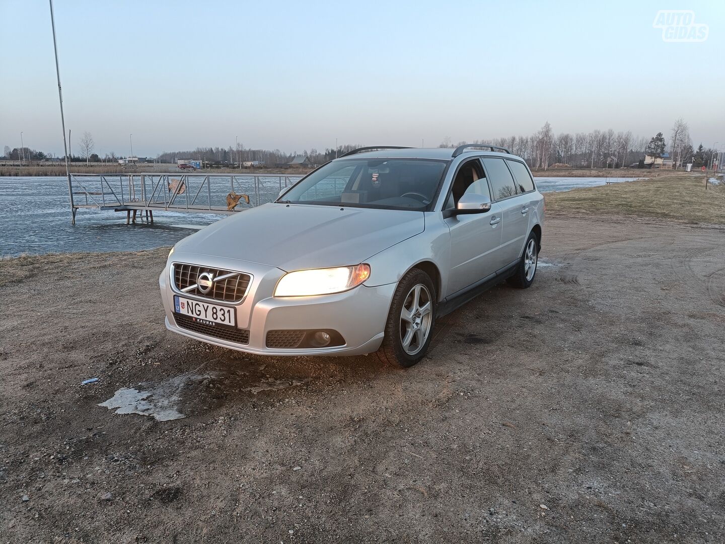 Volvo V70 2009 y Wagon