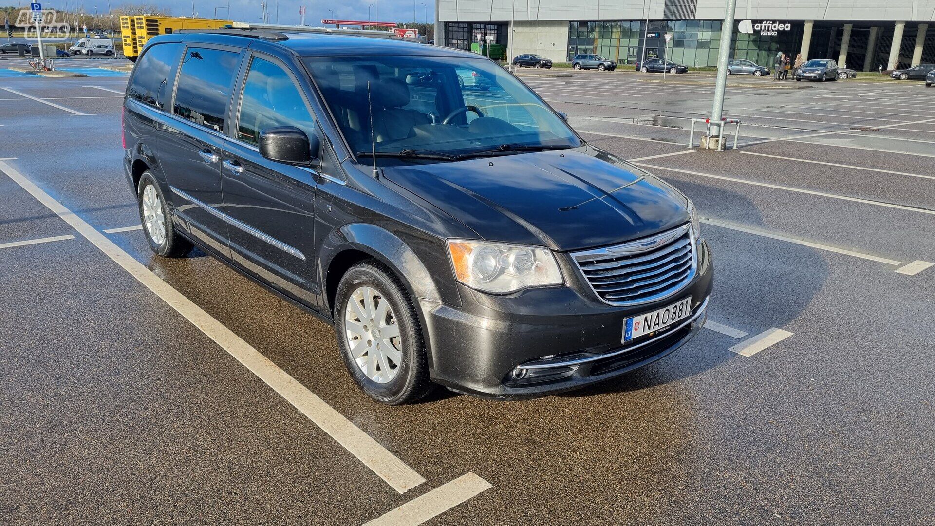 Chrysler Town & Country 2015 y Van