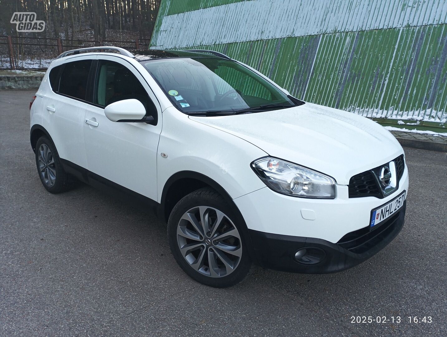 Nissan Qashqai 2011 г Внедорожник / Кроссовер