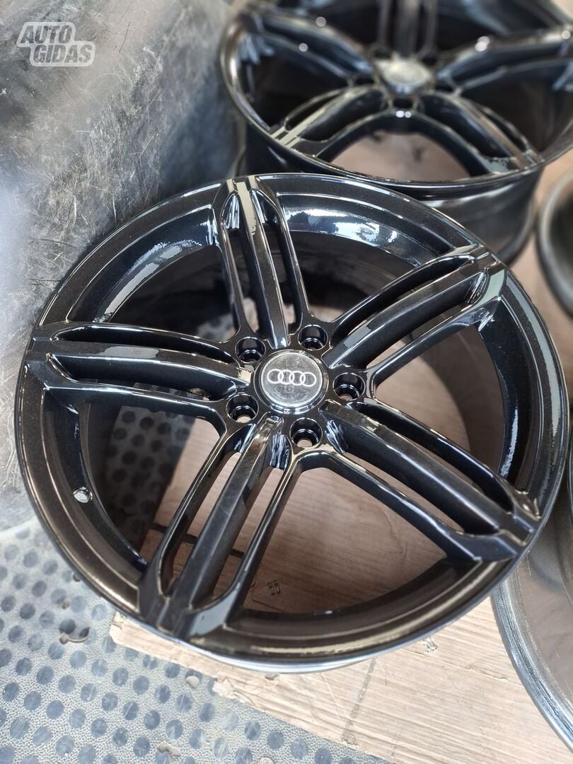 Audi light alloy R18 rims