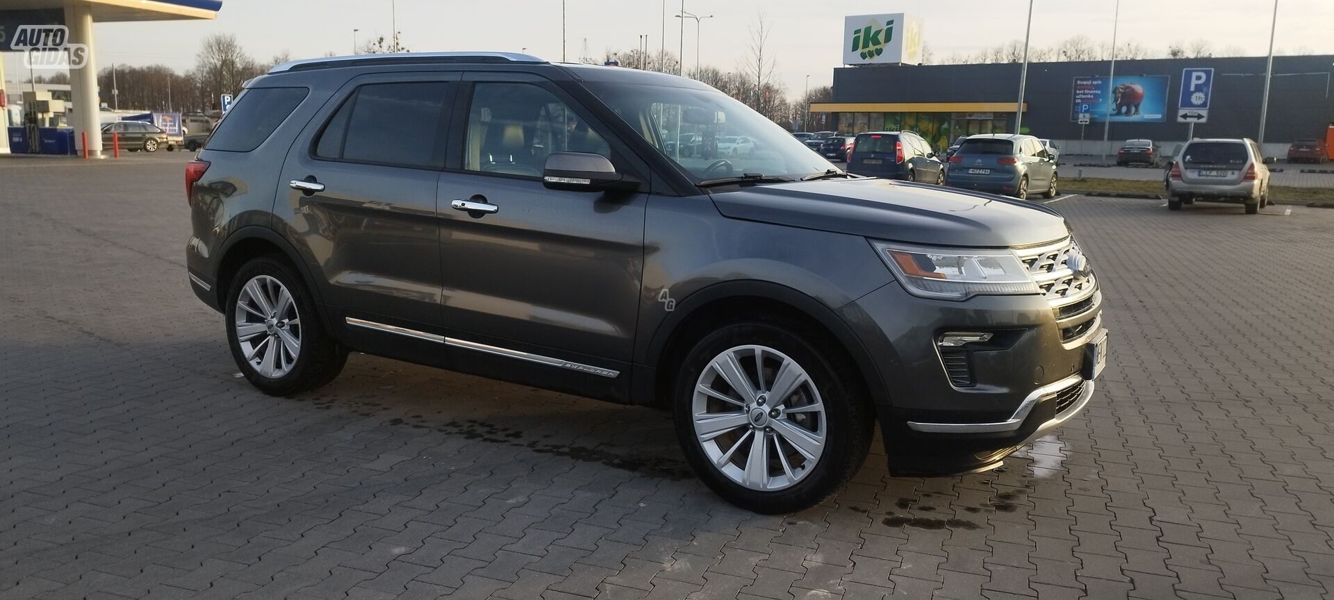 Ford Explorer LIMITED 2019 г