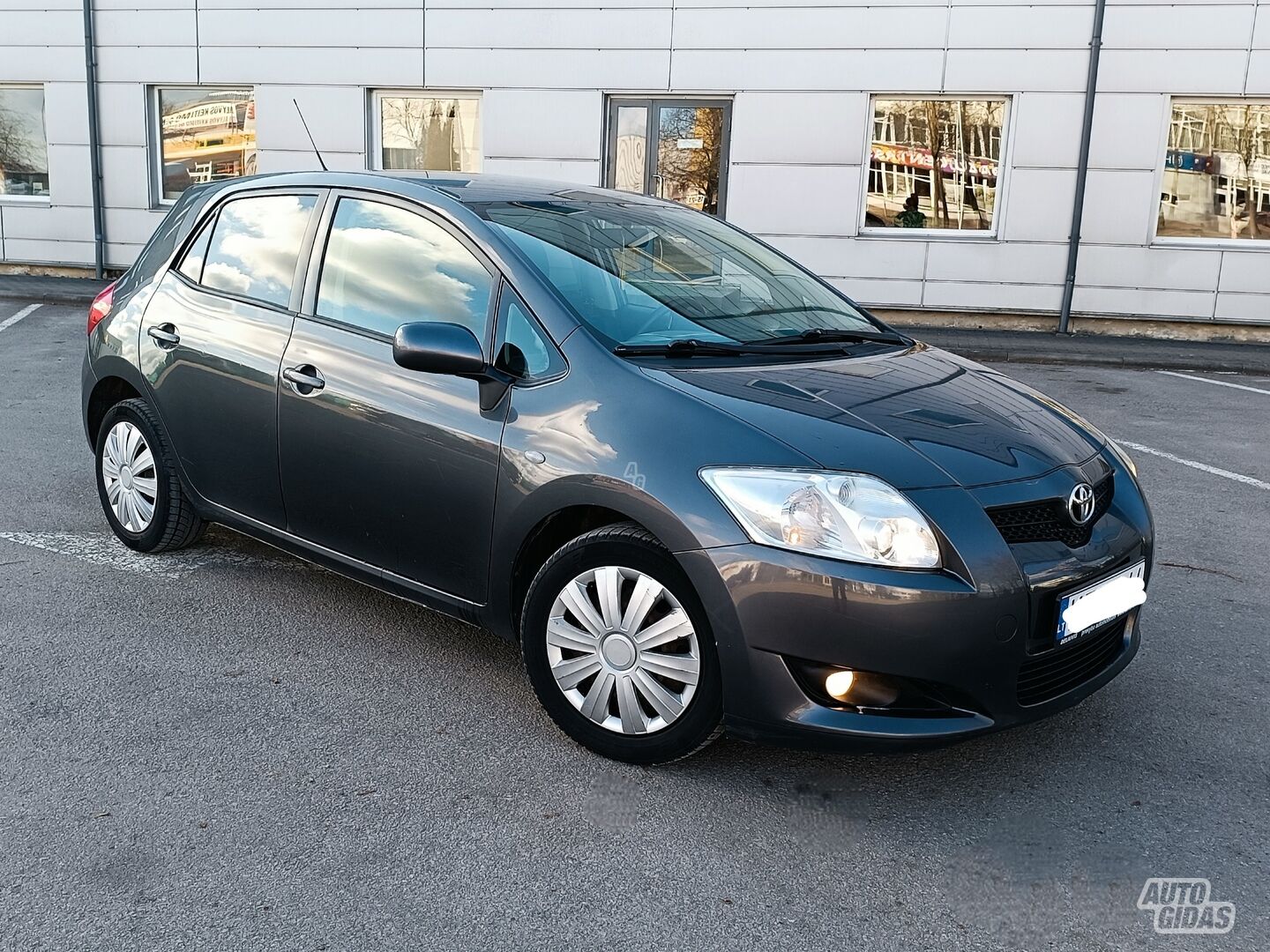 Toyota Auris D-4D 2008 m