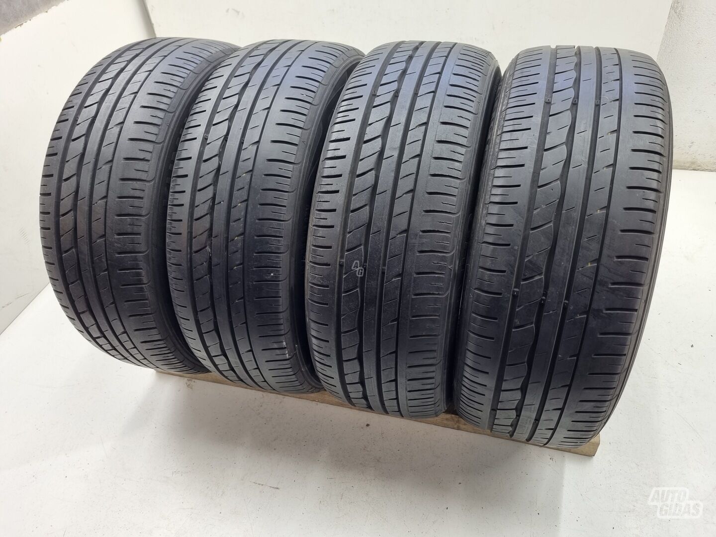 Kumho 6-7mm R16 vasarinės padangos lengviesiems