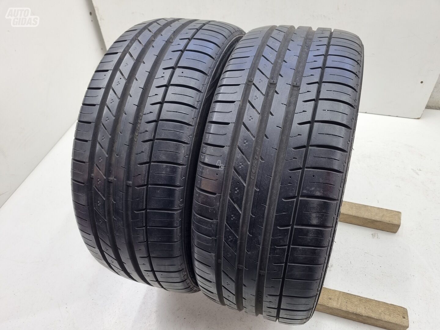 Kumho 7-8mm R18 summer tyres passanger car