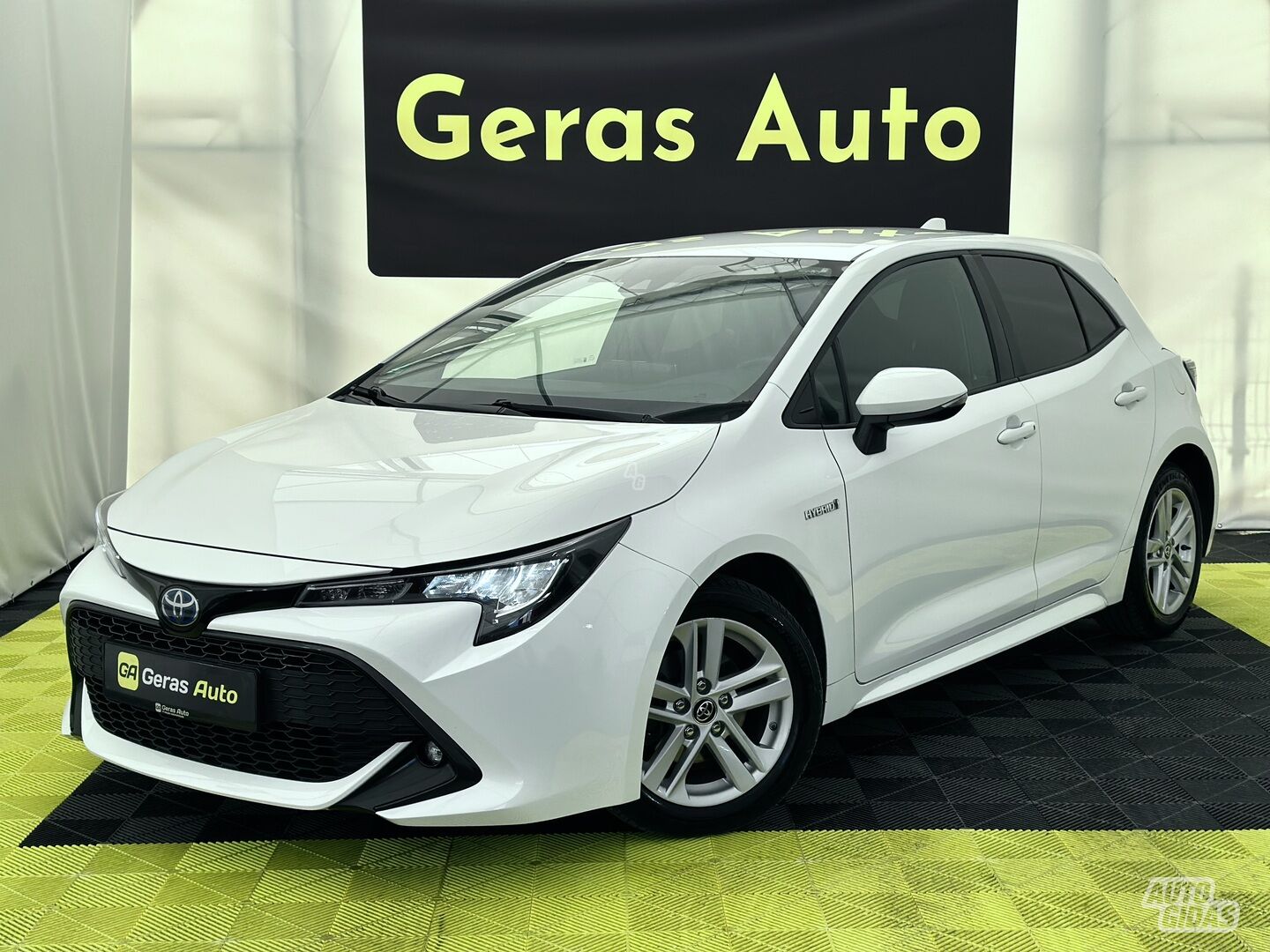 Toyota Corolla 2019 y Hatchback