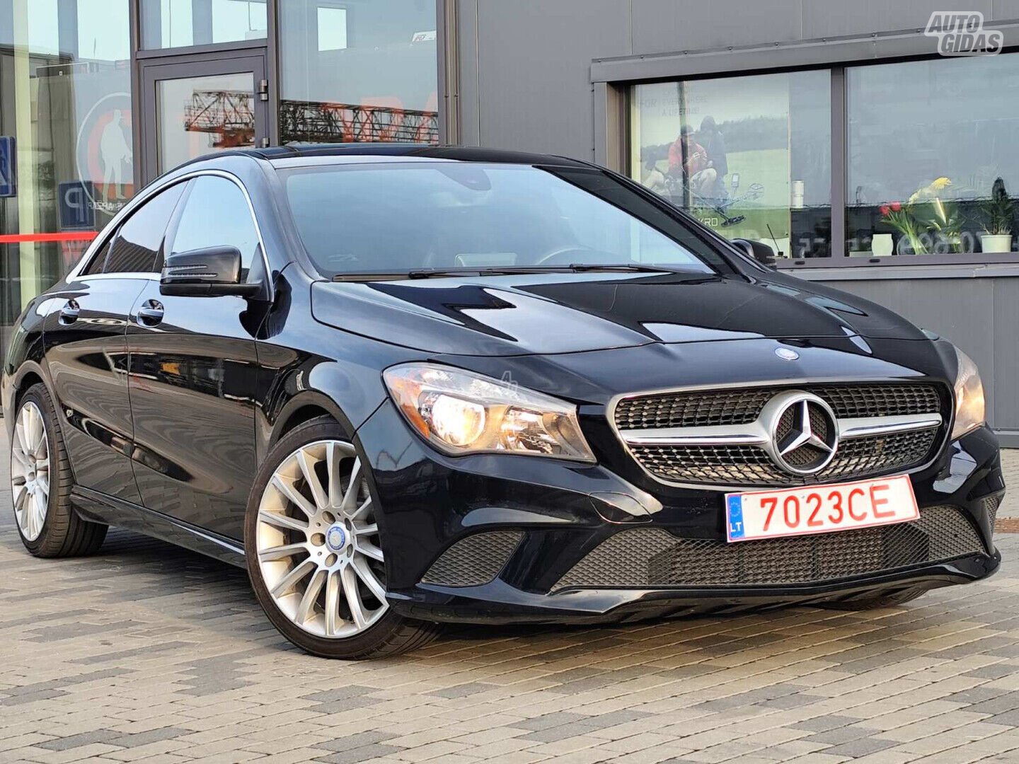 Mercedes-Benz CLA 250 2016 y Sedan