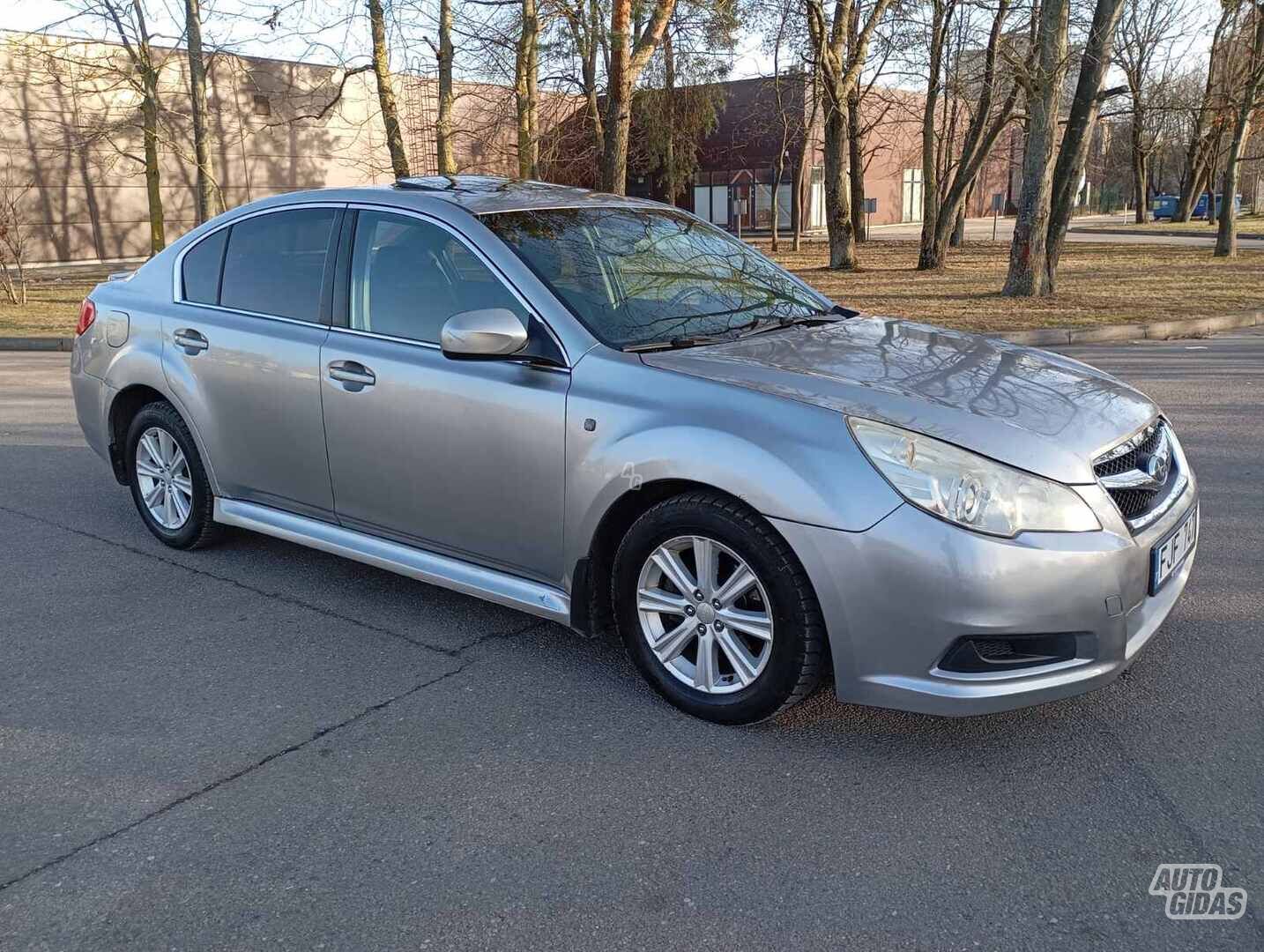 Subaru Legacy 2010 y Sedan