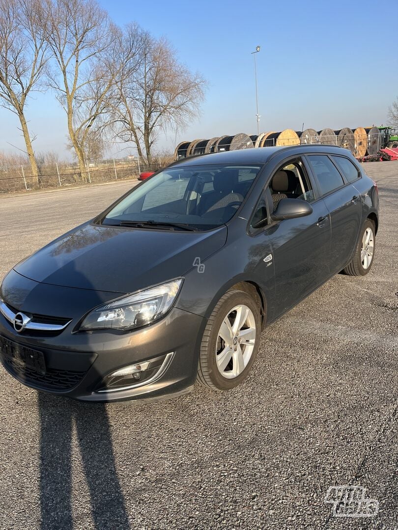 Opel Astra 2013 m Universalas