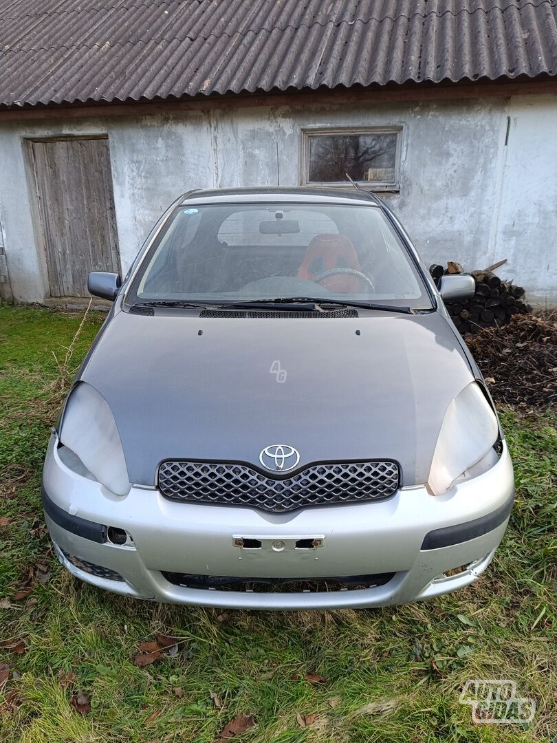 Toyota Yaris 2004 г Хэтчбек