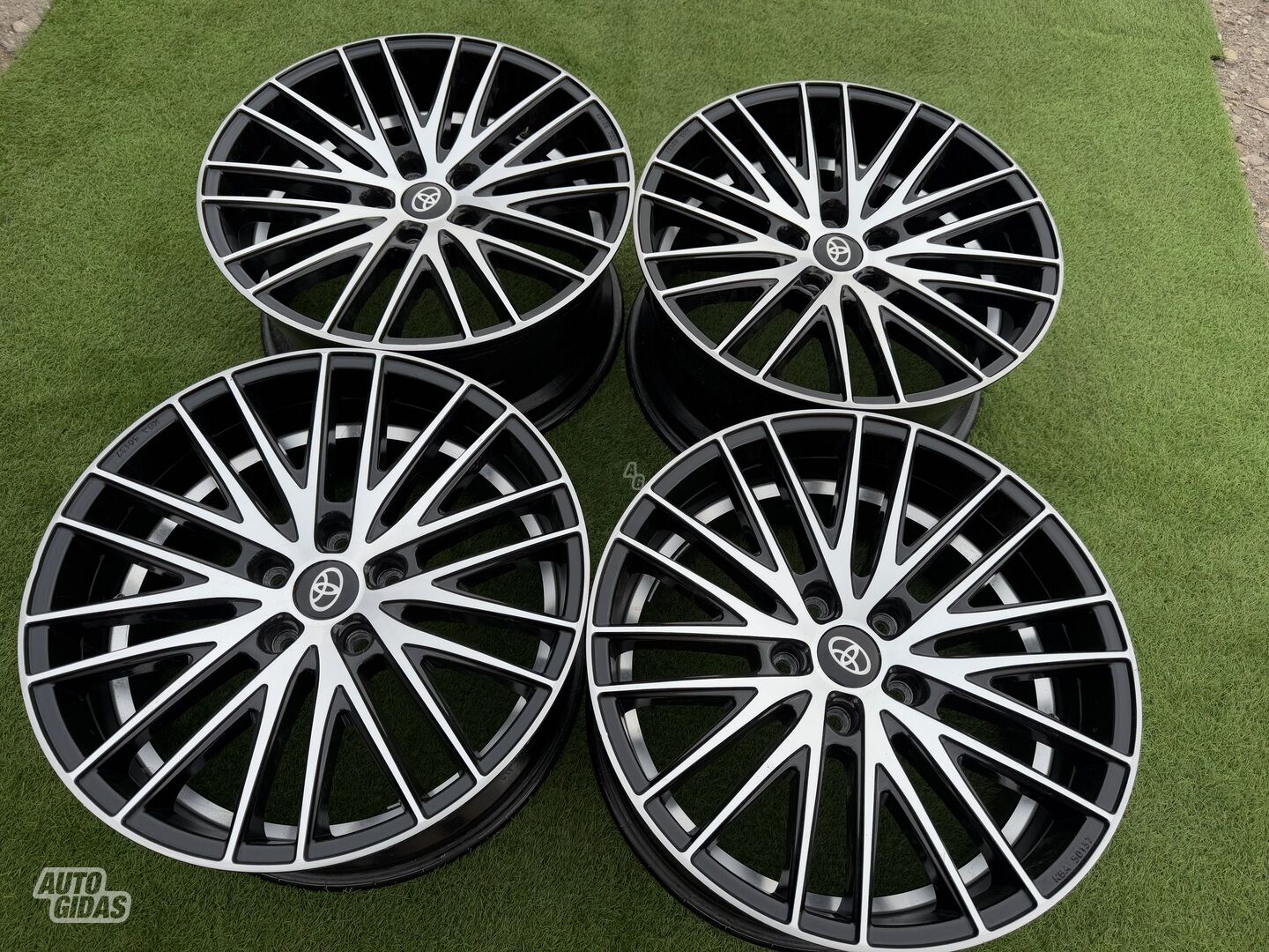 Toyota Siunciam, 8.5J ET42 light alloy R18 rims