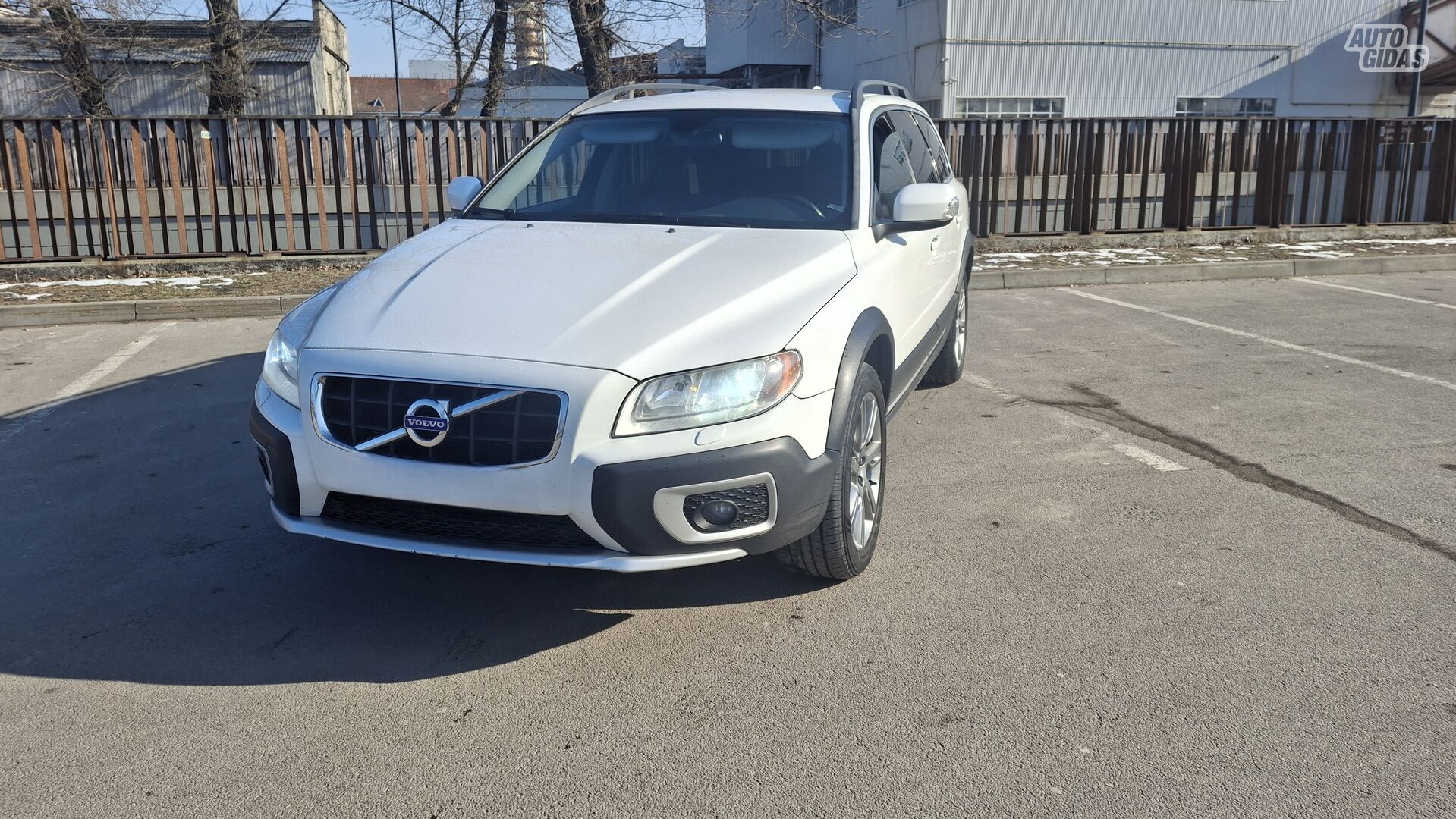 Volvo XC70 2010 г Внедорожник / Кроссовер