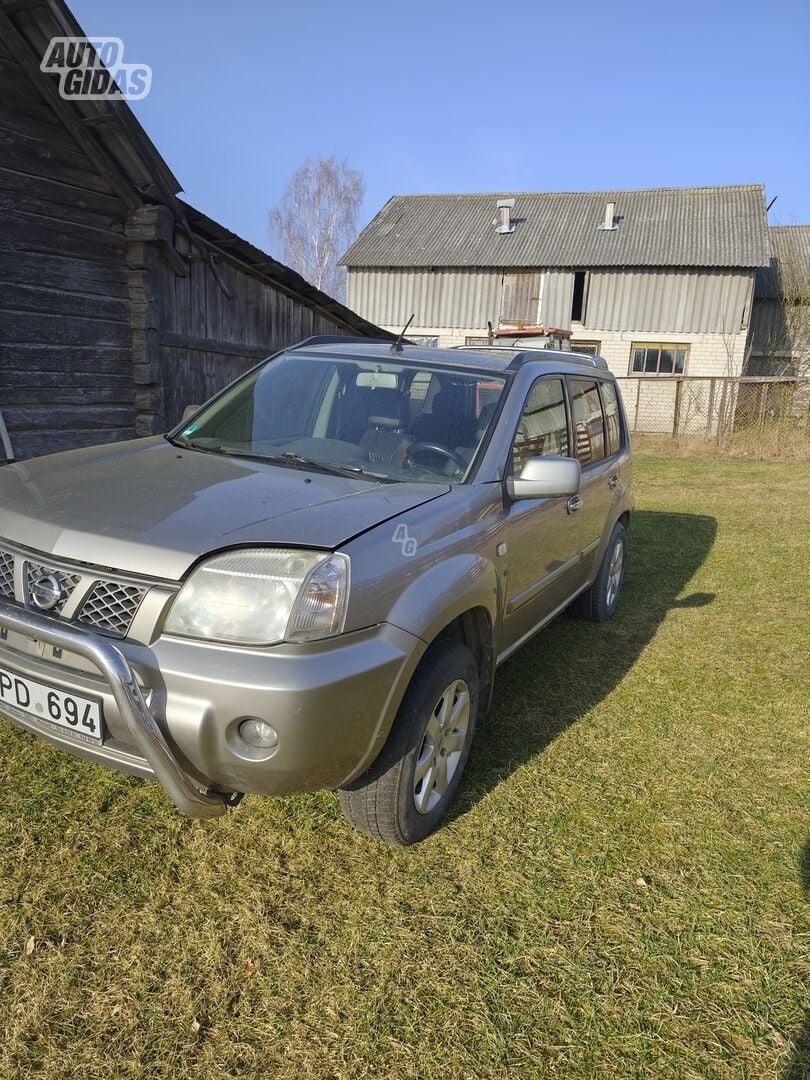 Nissan X-Trail 2004 y Off-road / Crossover