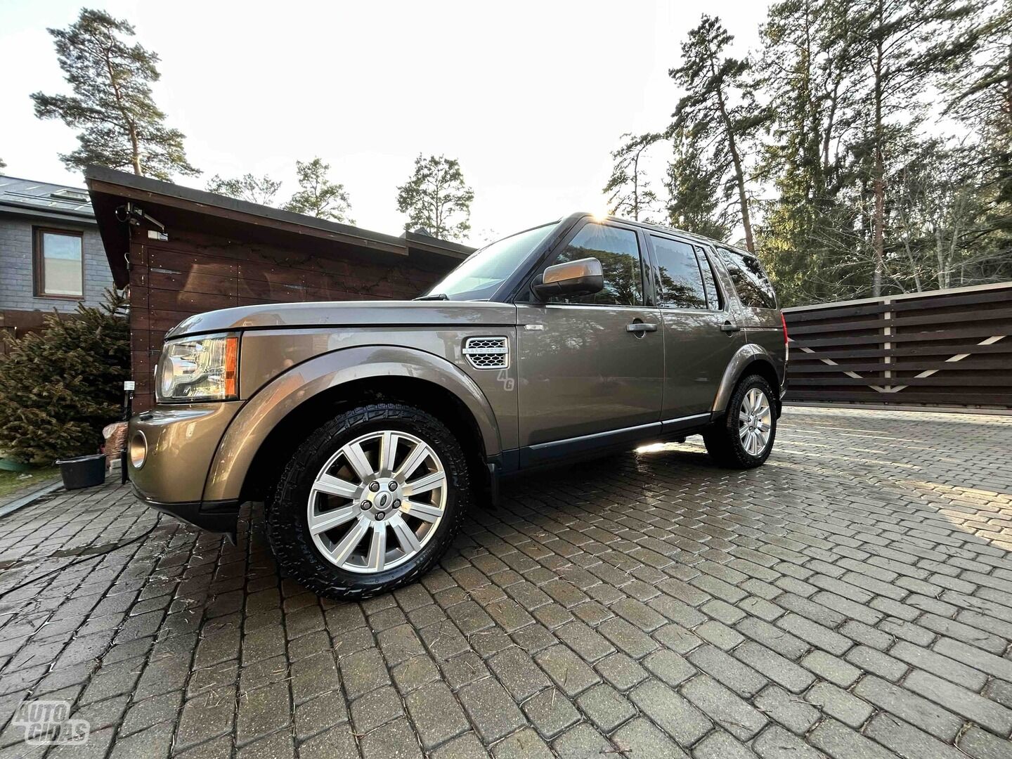 Land Rover Discovery 4x4 2012 г