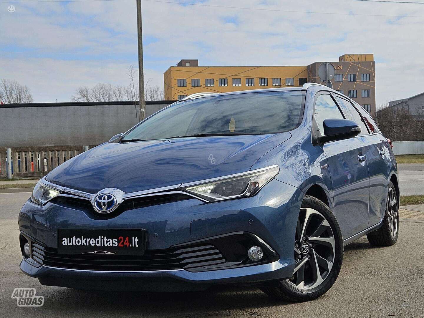 Toyota Auris 2017 y Wagon