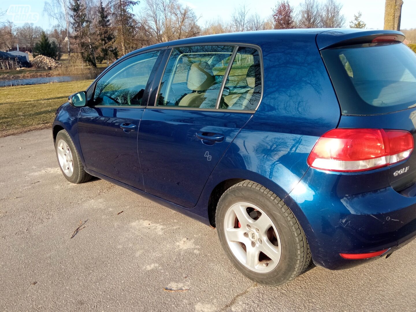 Volkswagen Golf 2010 y Hatchback