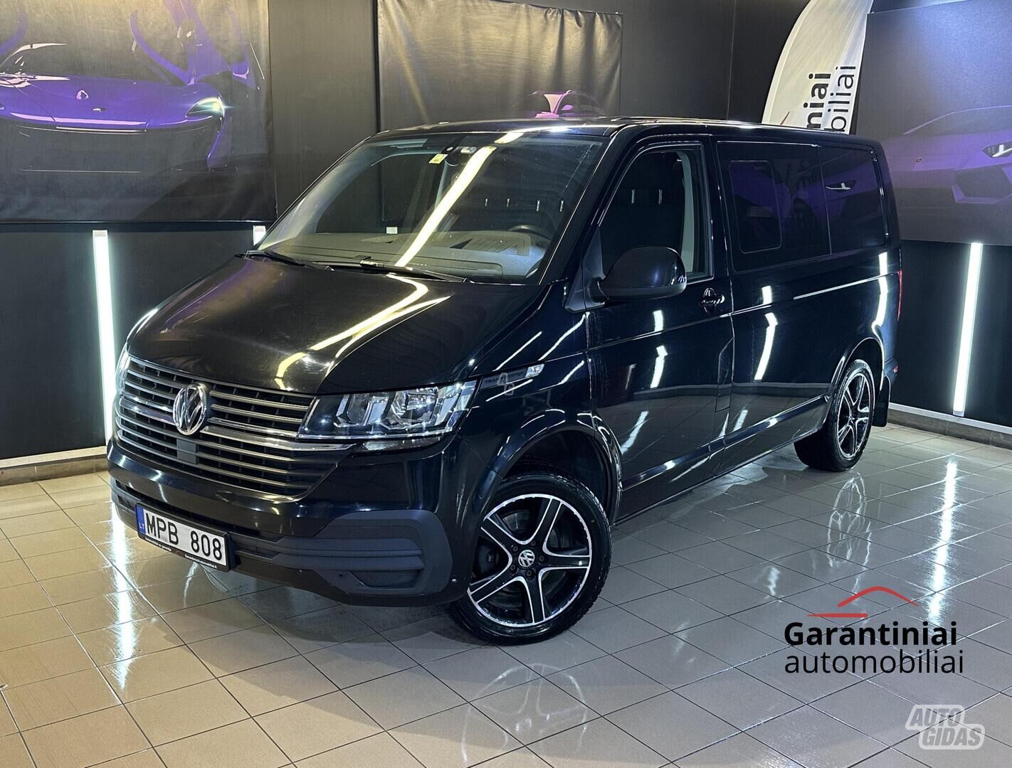 Volkswagen Transporter 2023 y Commercial auto (with box)