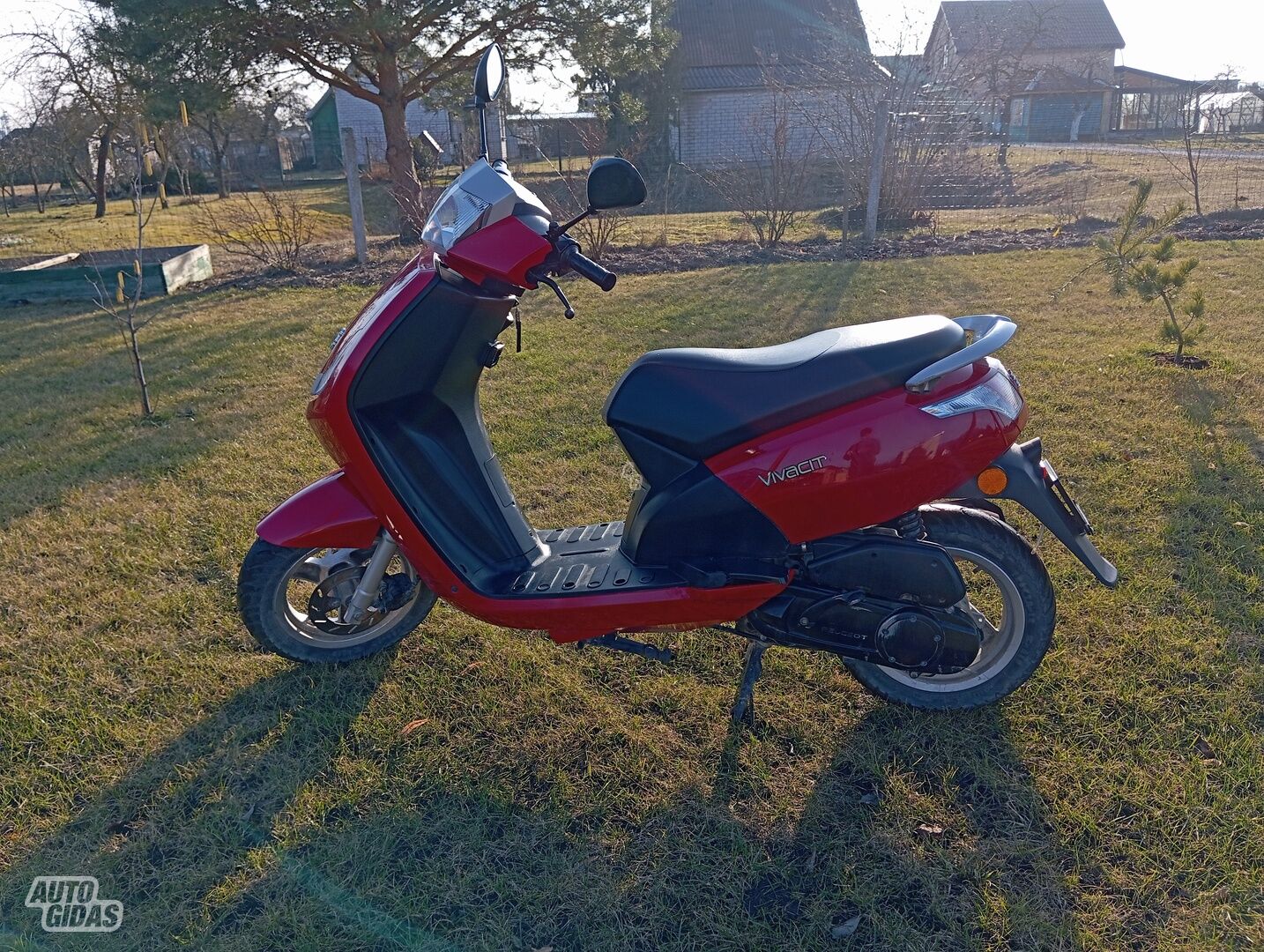 Peugeot New Vivacity 2009 y Scooter / moped