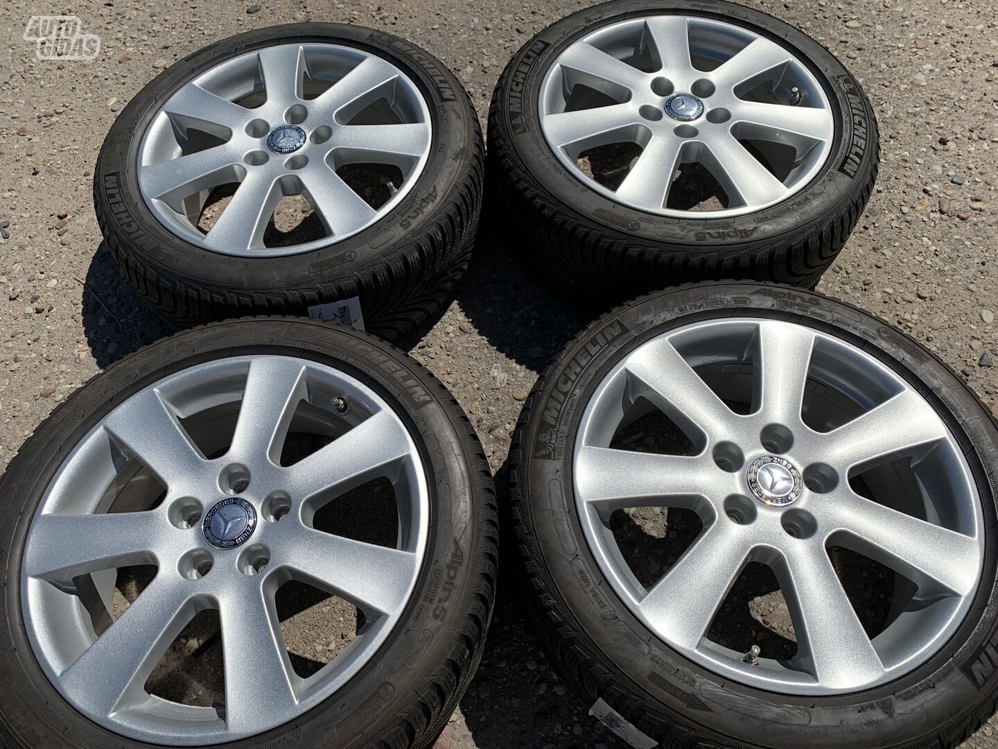 Mercedes-Benz Siunciam, 7J ET38 light alloy R17 rims