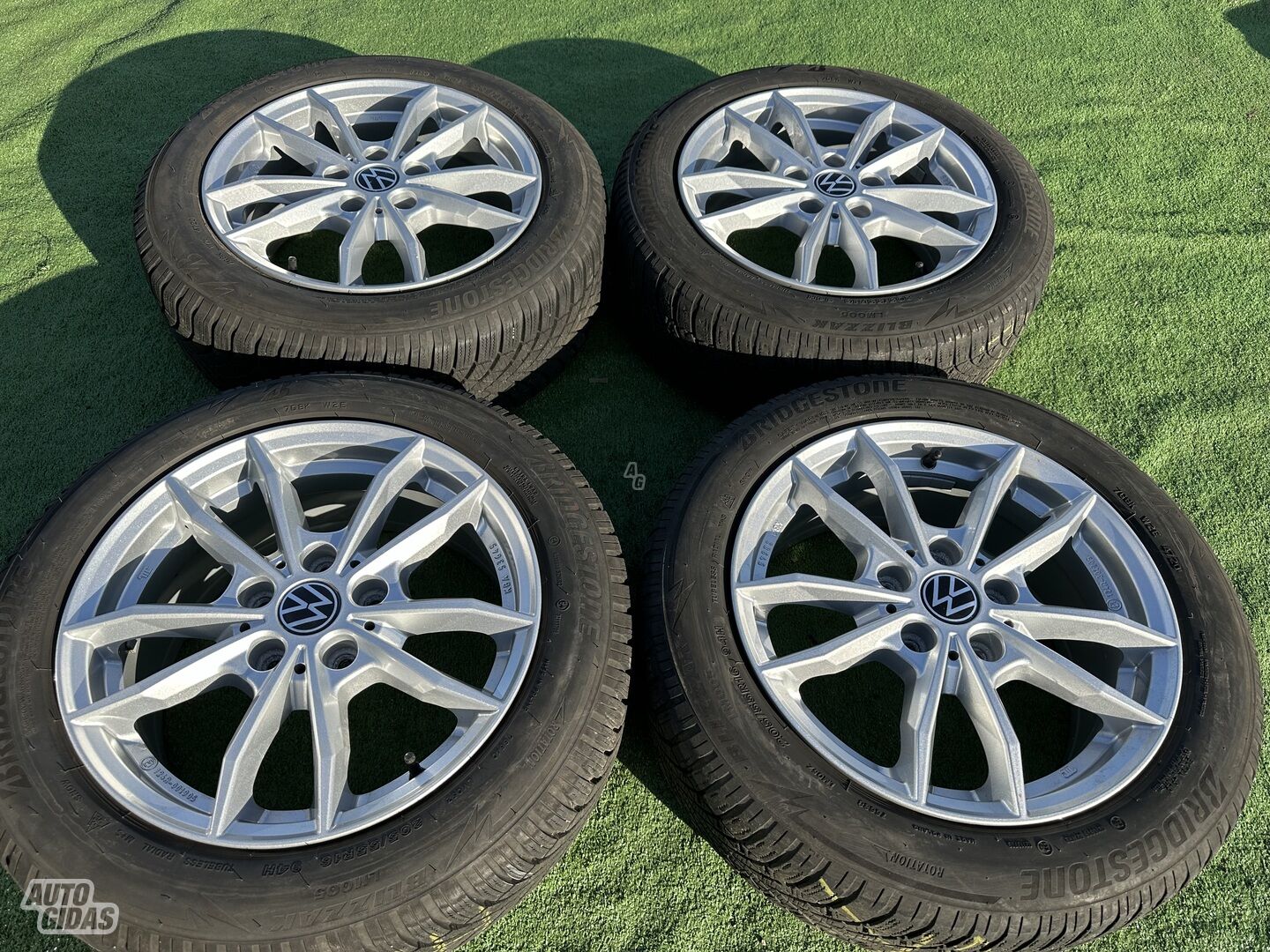 Volkswagen Siunciam, 7J ET48 light alloy R16 rims