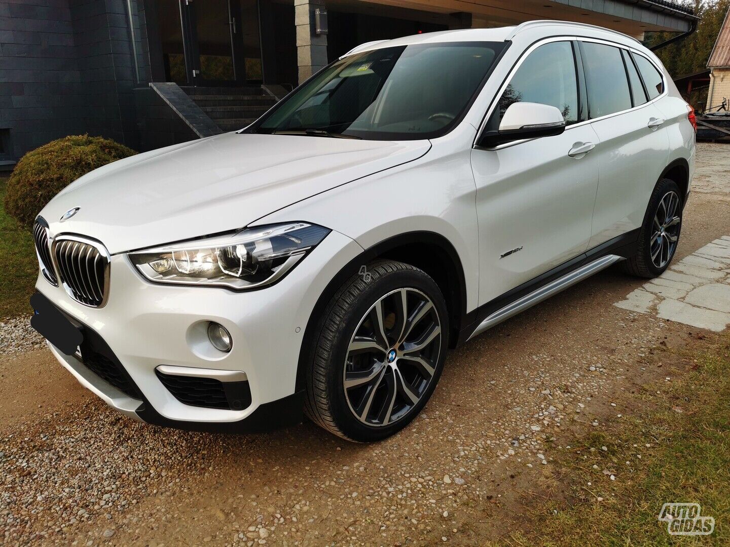 Bmw X1 2016 m Visureigis / Krosoveris