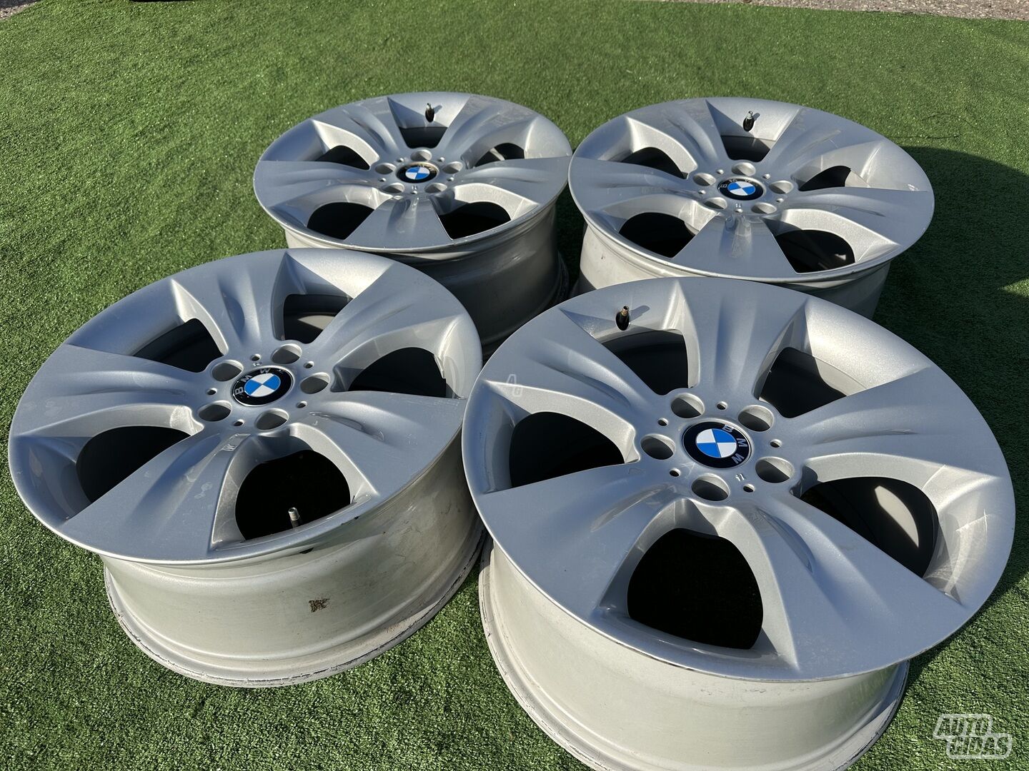 BMW Siunciam, 9J+10J light alloy R19 rims