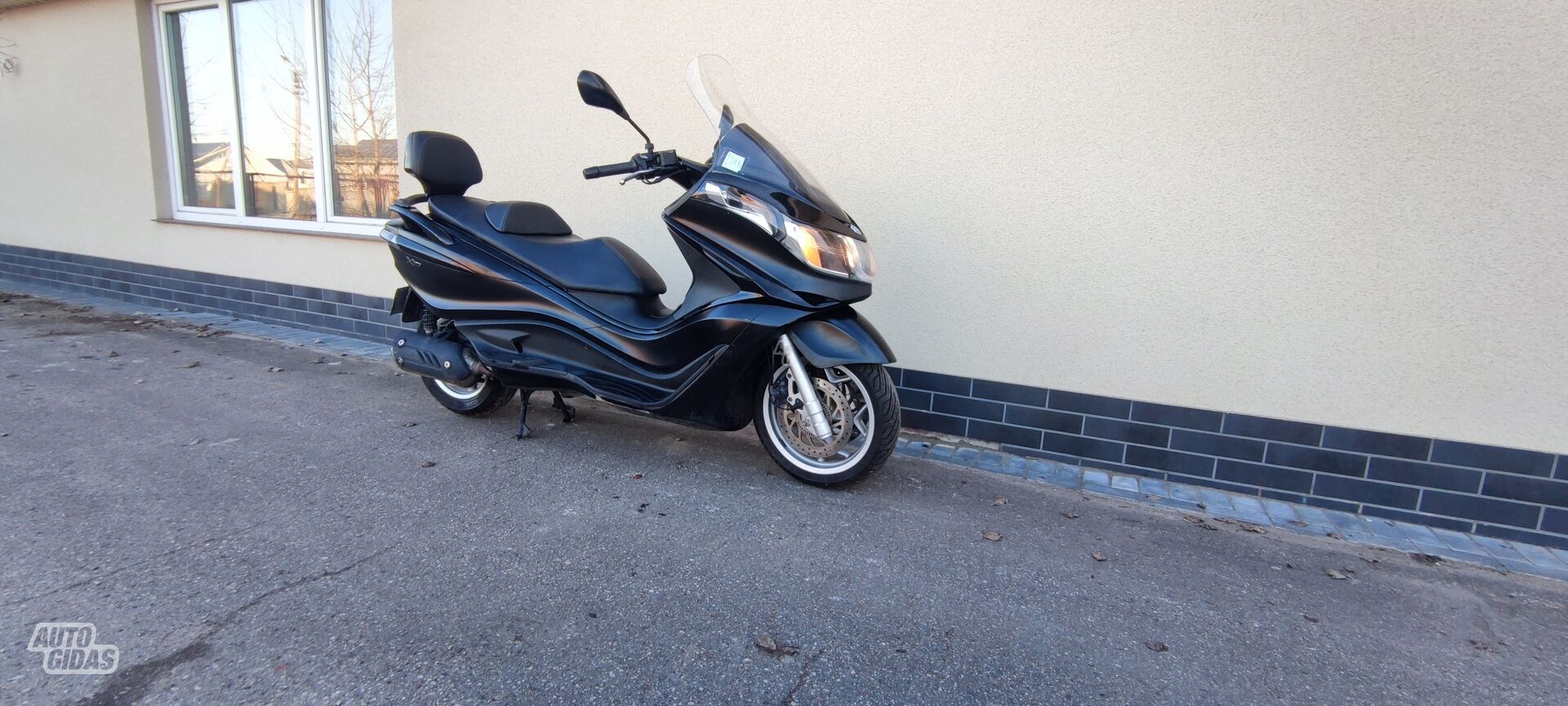 Piaggio X10 2015 y Scooter / moped