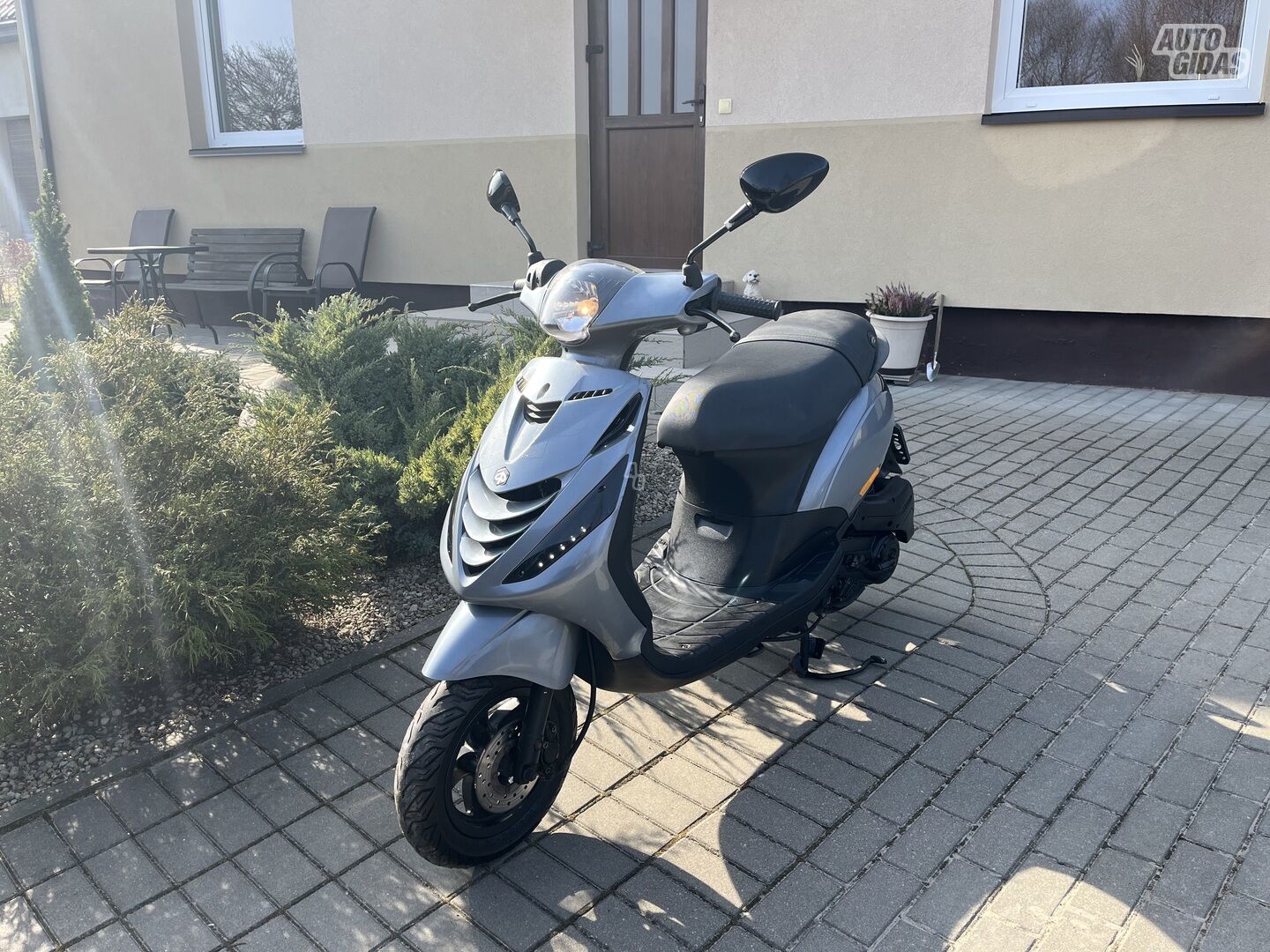 Piaggio ZIP 2017 m Motoroleris / Mopedas