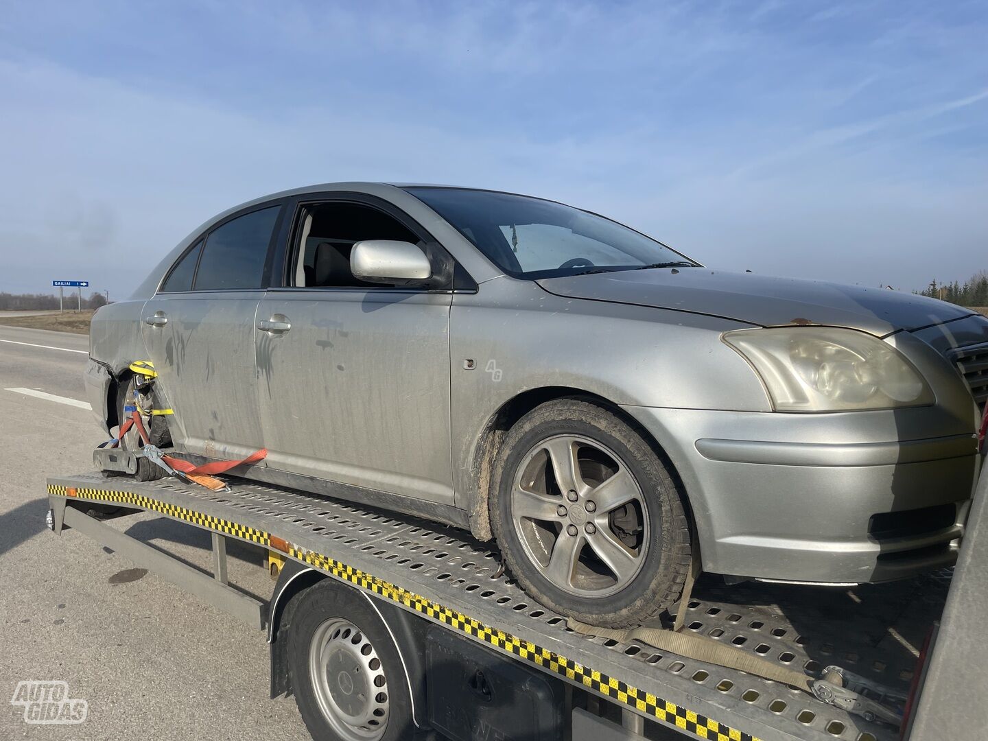 Toyota Avensis 2004 y Sedan