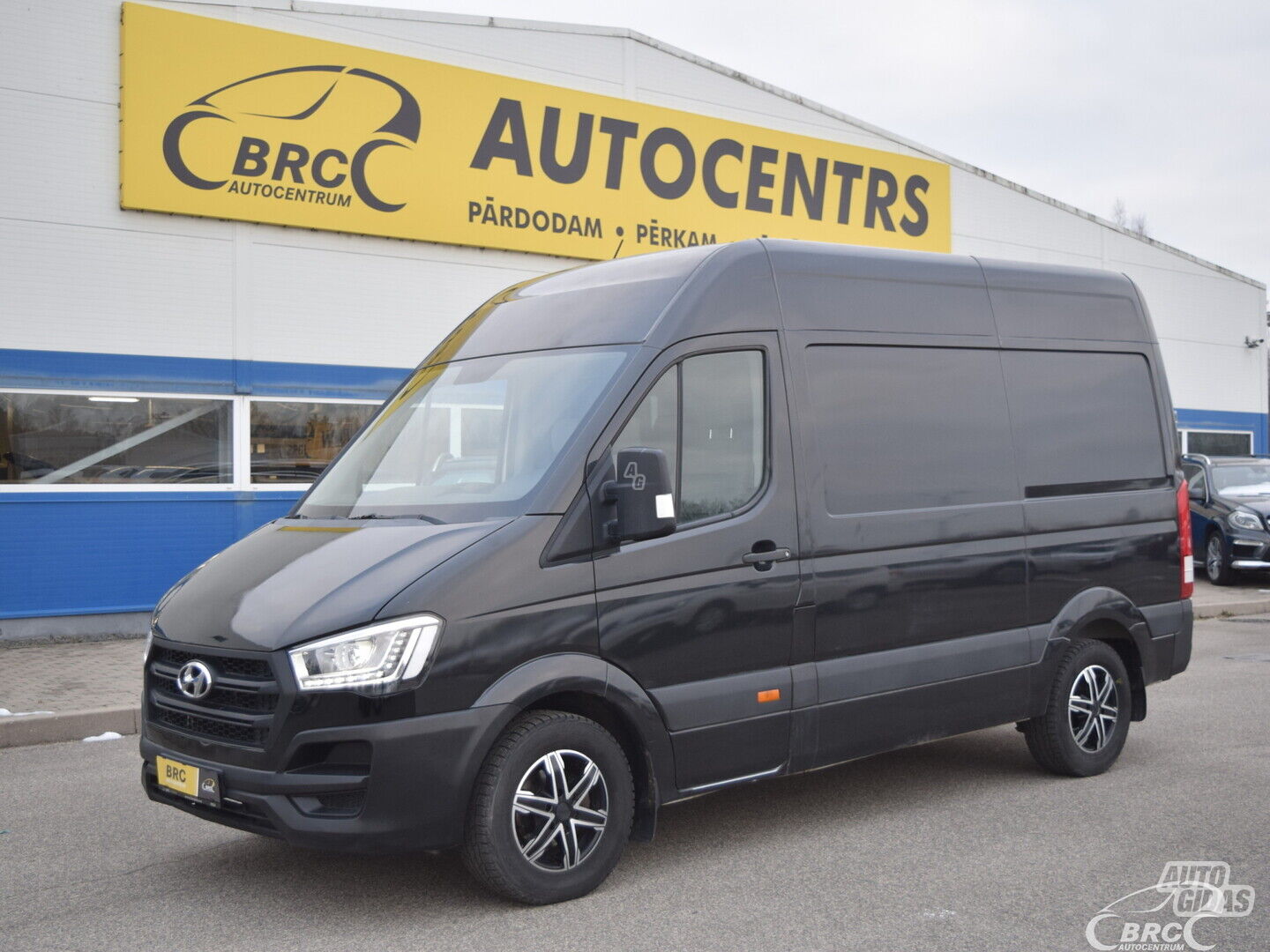 Hyundai H350 2015 y Commercial auto (with box)