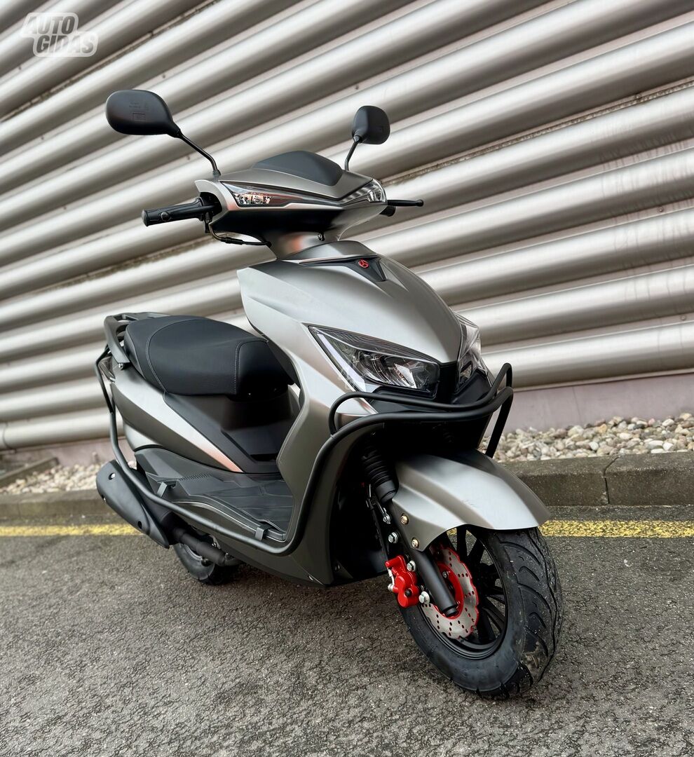 Yamaha Cygnus 2025 y Scooter / moped