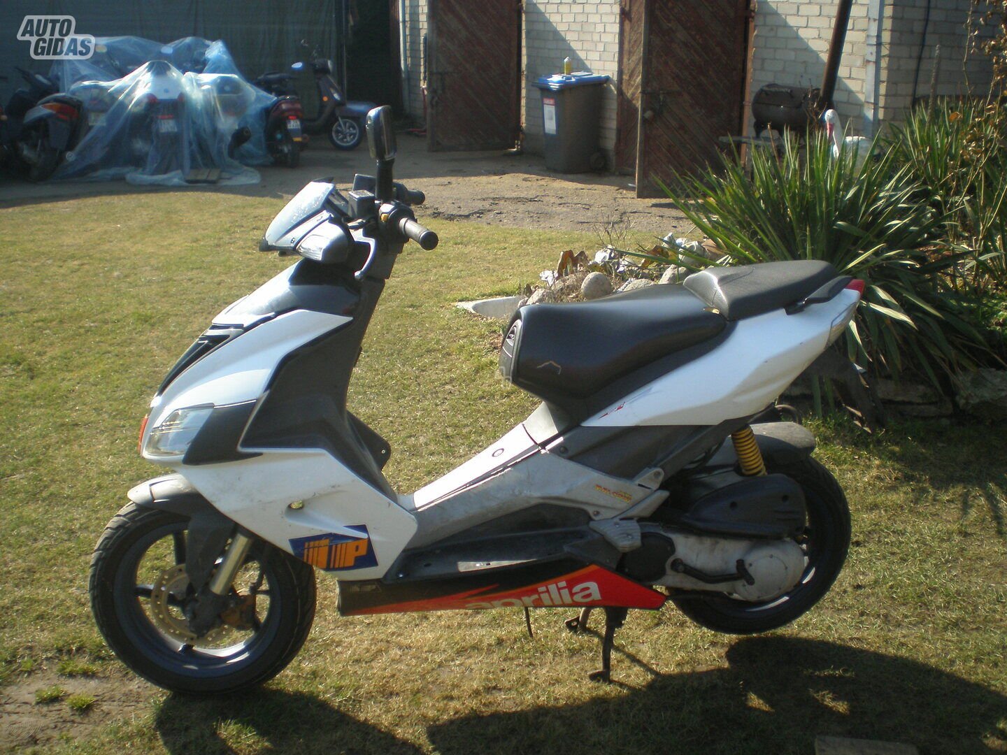 Aprilia SR 2006 y Scooter / moped