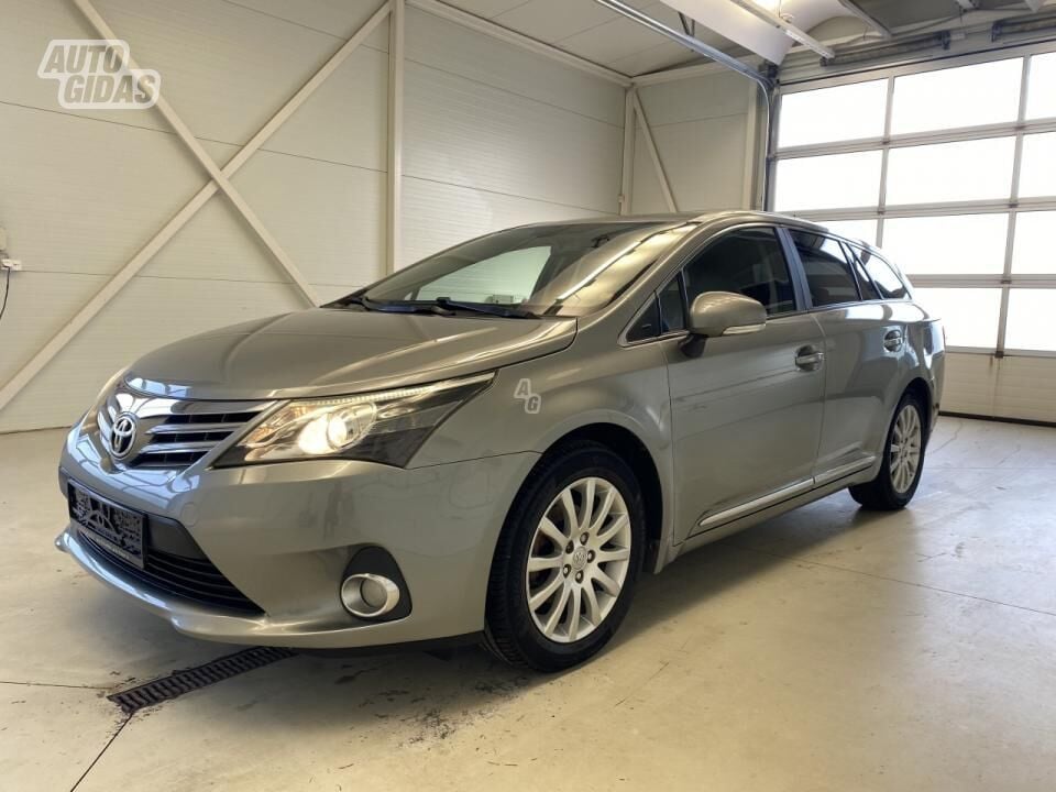 Toyota Avensis 2012 y Wagon