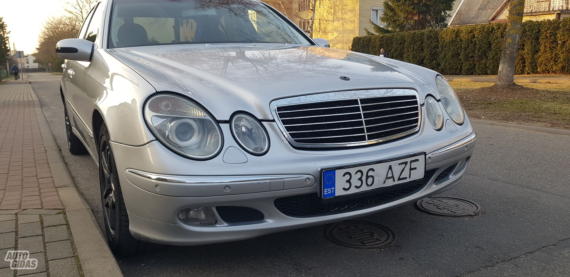 Mercedes-Benz E 270 2002 г Седан