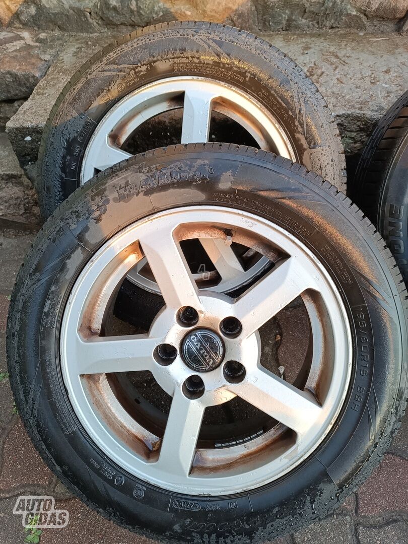 Volvo light alloy R15 rims