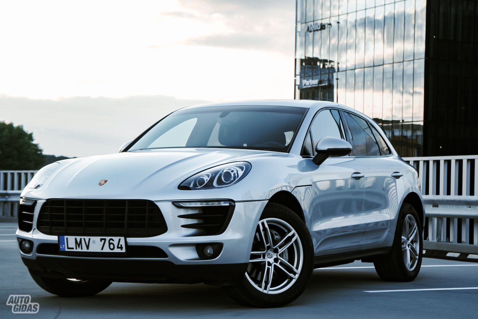 Porsche Macan 2015 m Visureigis / Krosoveris