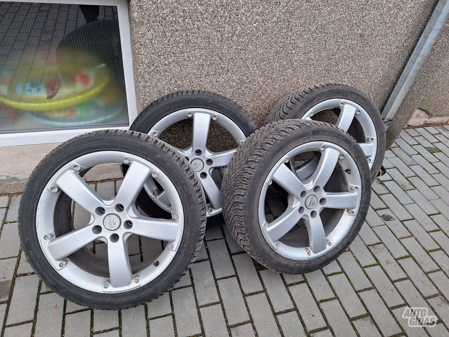 Audi light alloy R18 rims