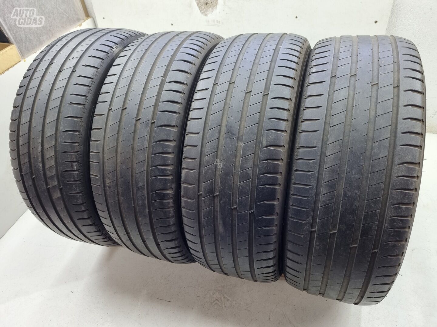 Michelin 5mm R19 summer tyres passanger car