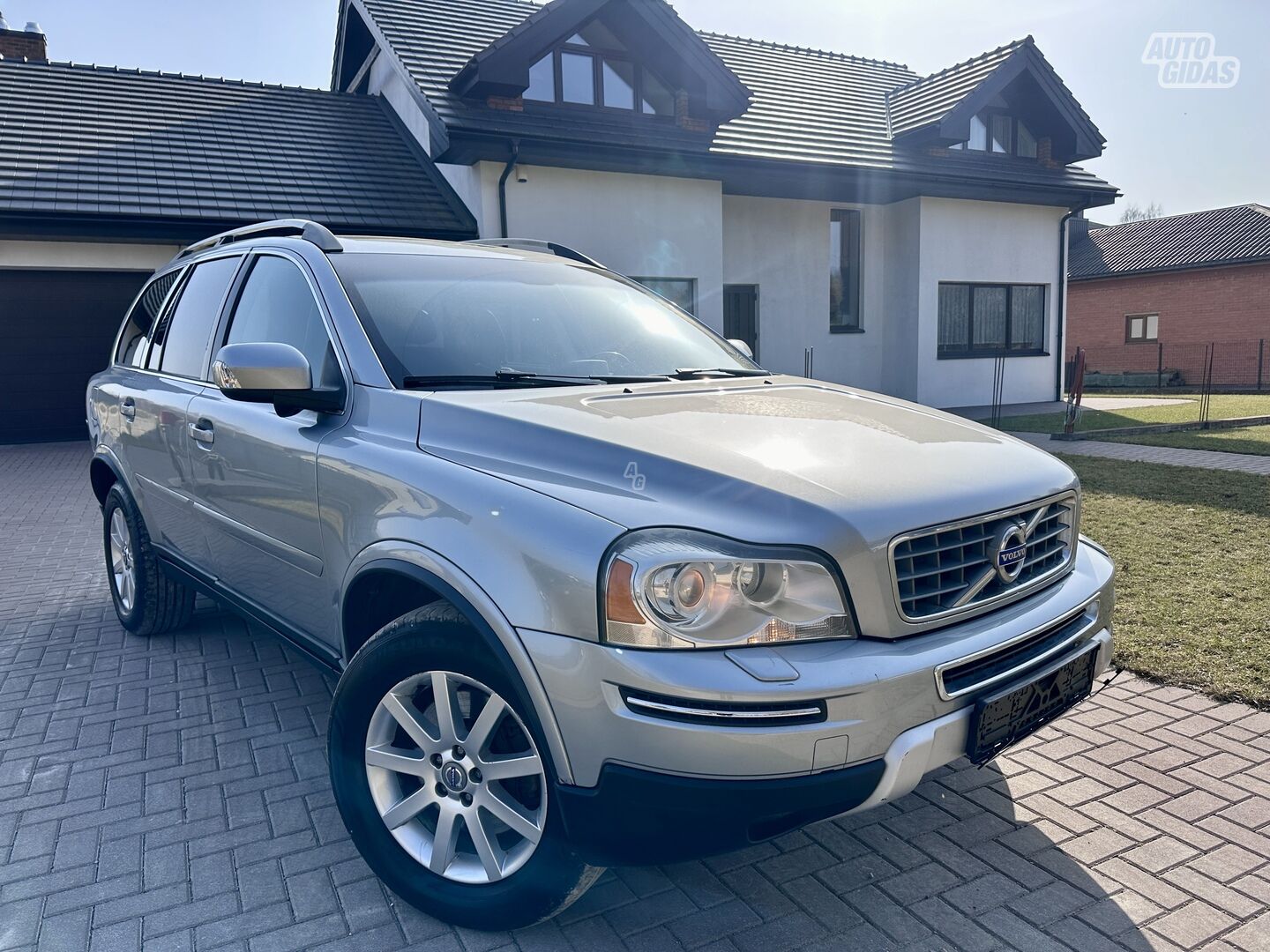 Volvo XC90 2011 г Внедорожник / Кроссовер