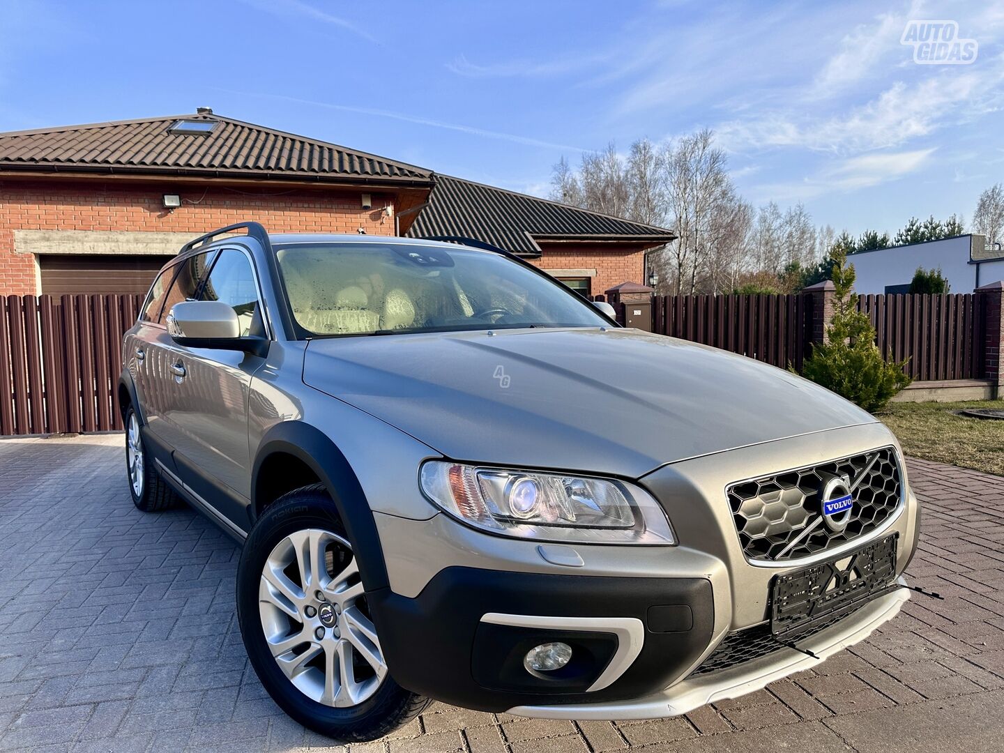 Volvo XC70 2015 y Wagon