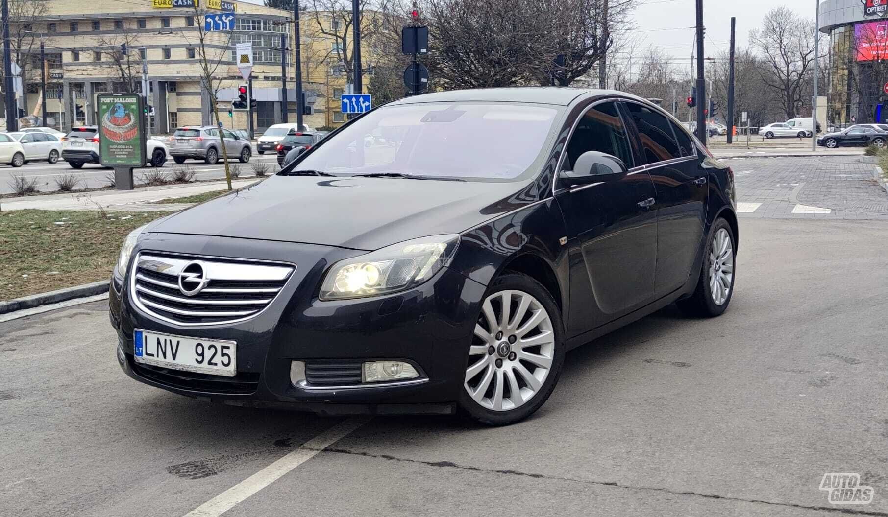 Opel Insignia 2010 y Hatchback