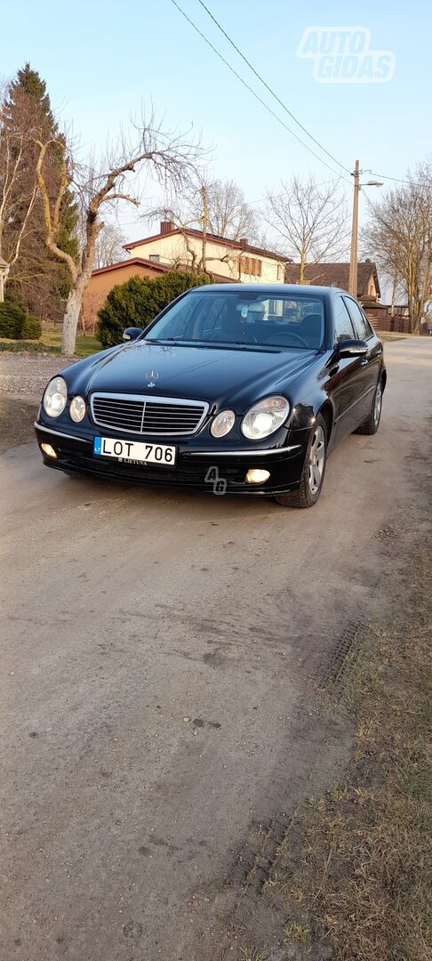 Mercedes-Benz E 220 2005 y Sedan