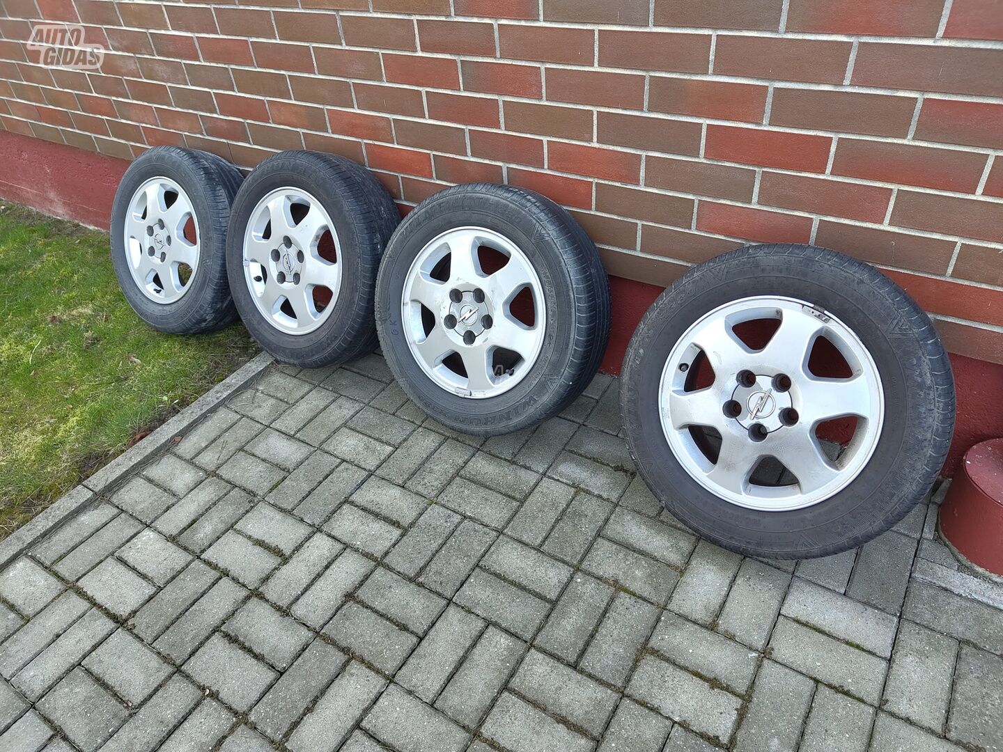 Vectra light alloy R15 rims