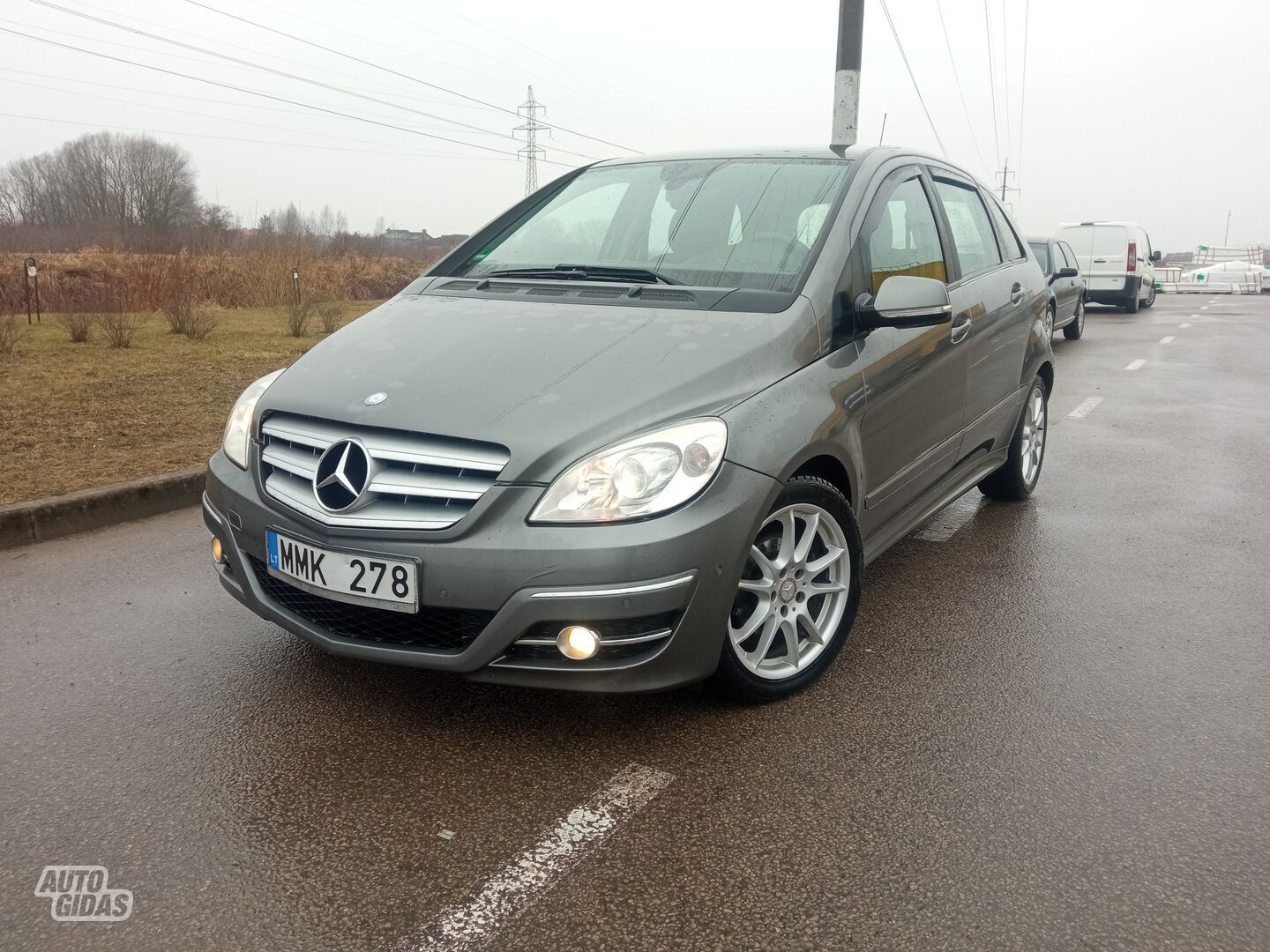 Mercedes-Benz B 180 2010 y Hatchback