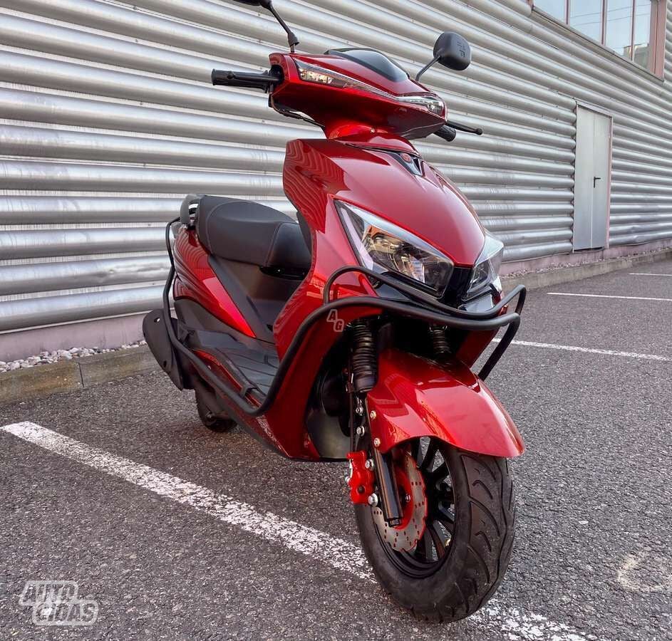 Yamaha Cygnus 2025 y Scooter / moped