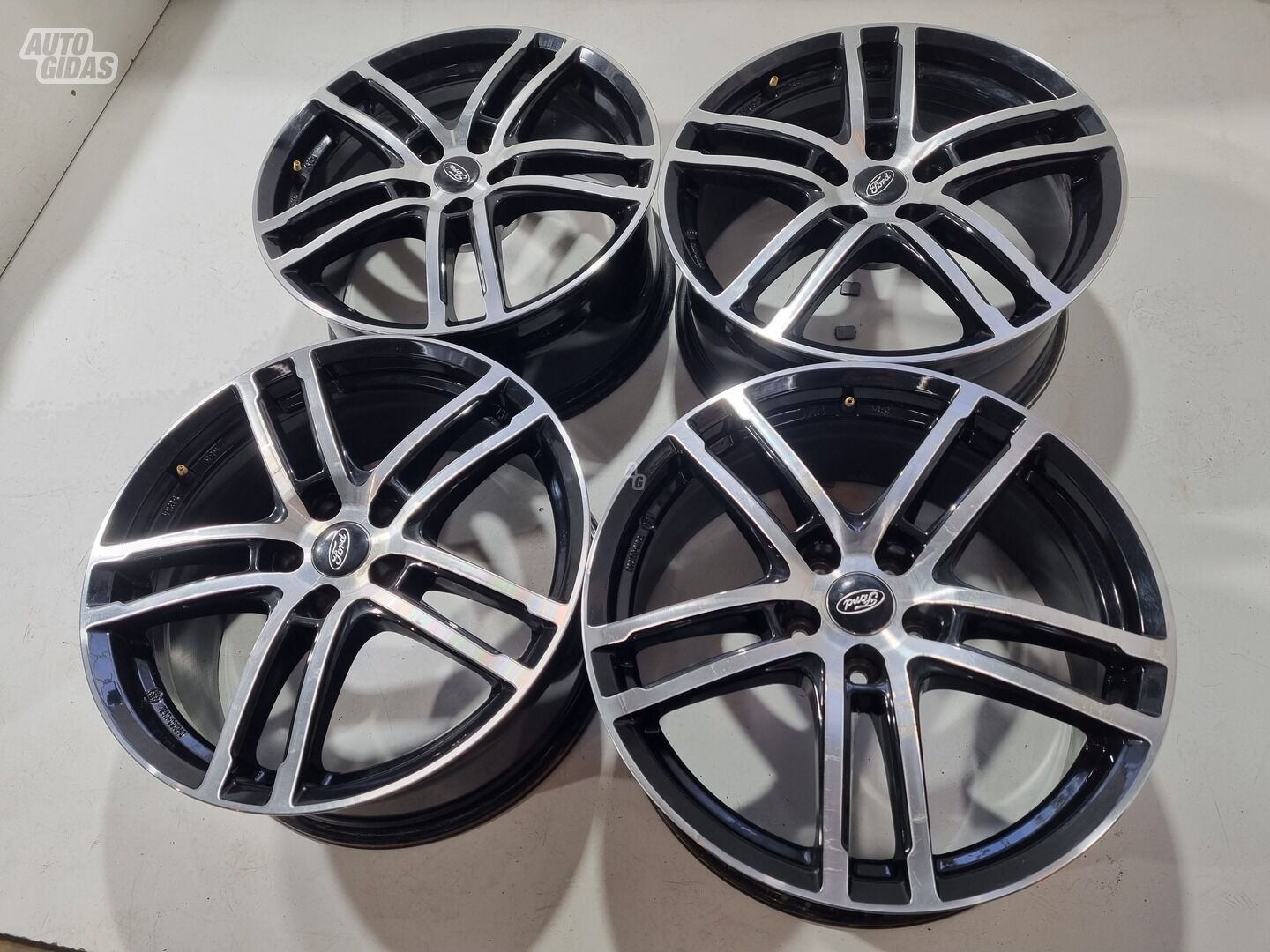 Ford R18 light alloy R18 rims