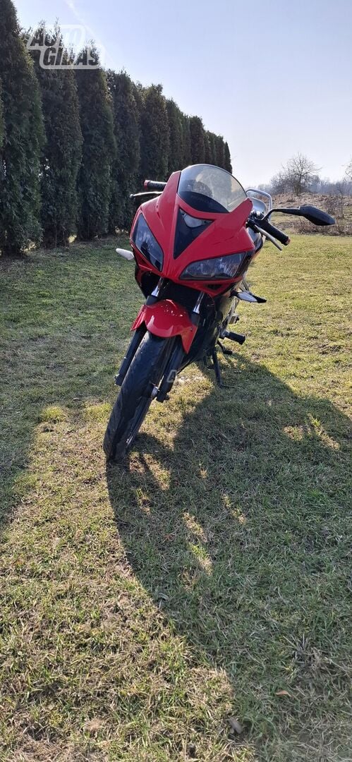 Honda CBR 2010 y Sport / Superbike motorcycle