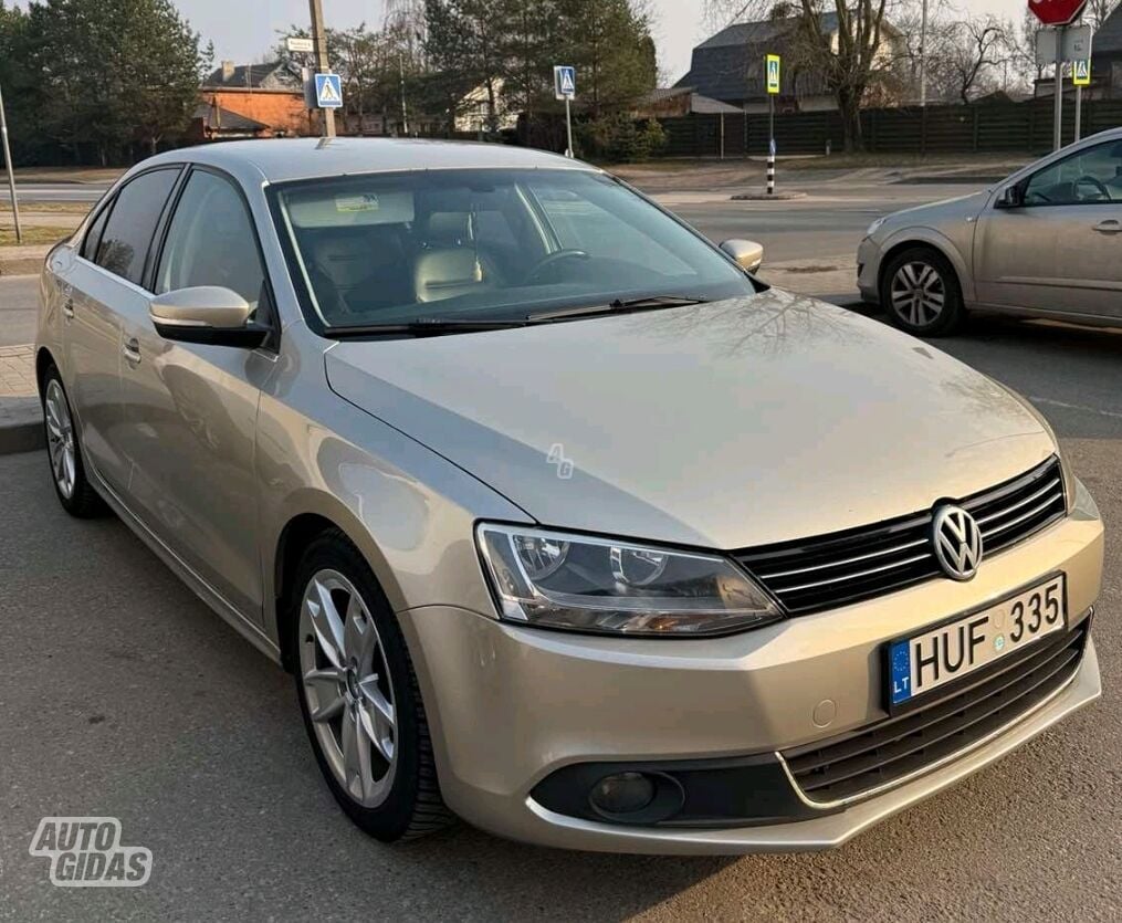 Volkswagen Jetta 2013 г Седан