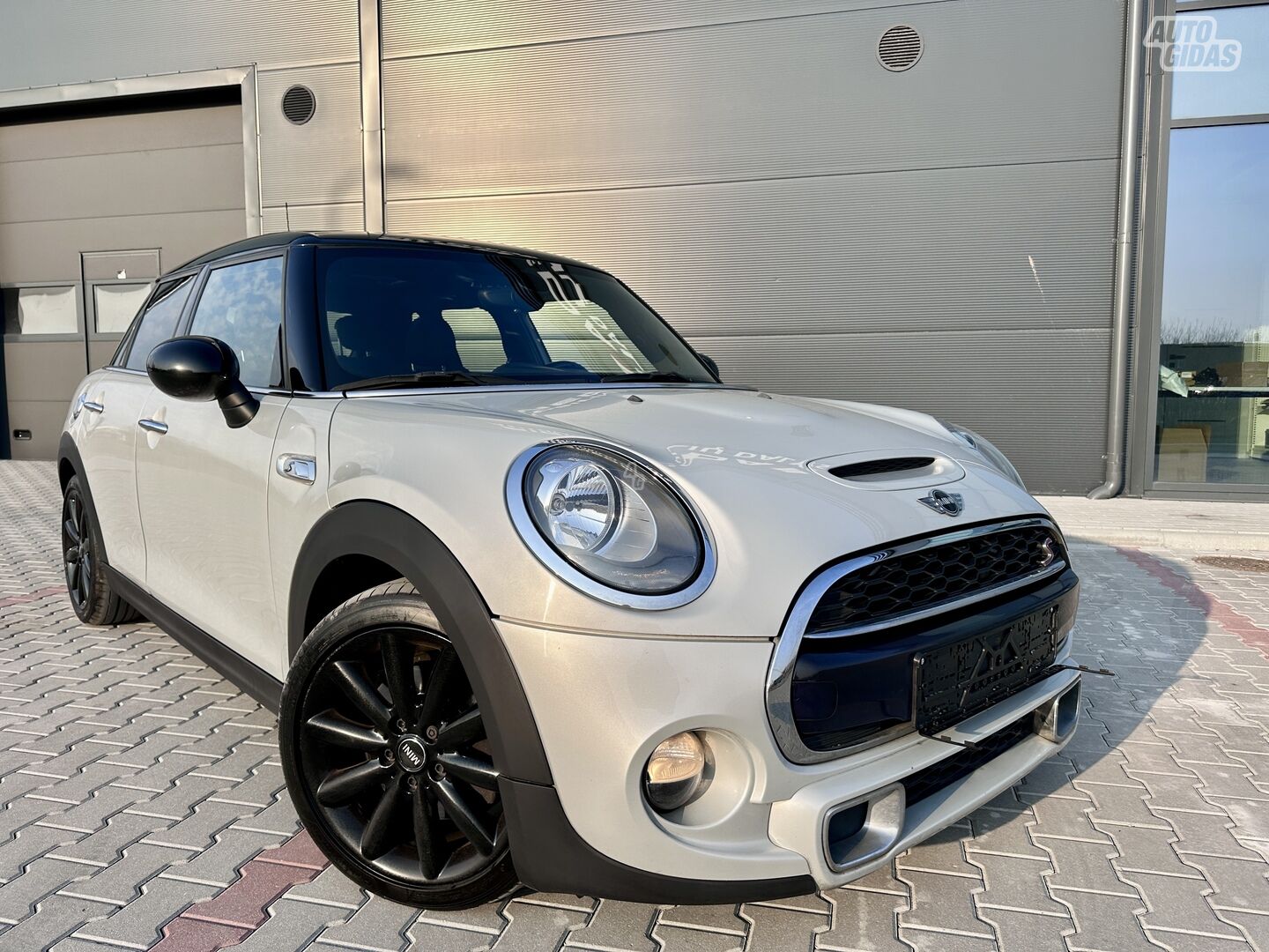 Mini Cooper 2015 y Hatchback